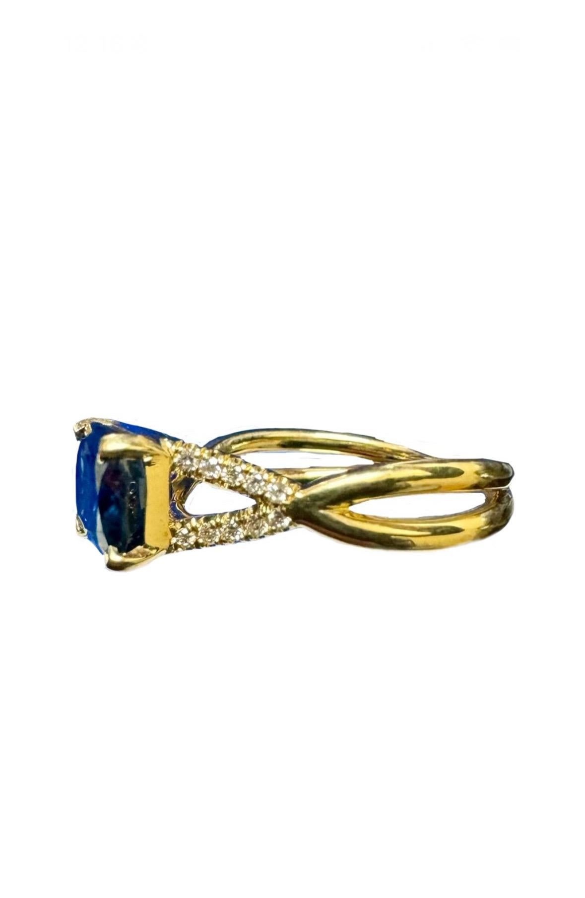 14K Yellow Gold Diamond 2.93 Carat Cushion Cut East West Set Engagement Ring For Sale 2