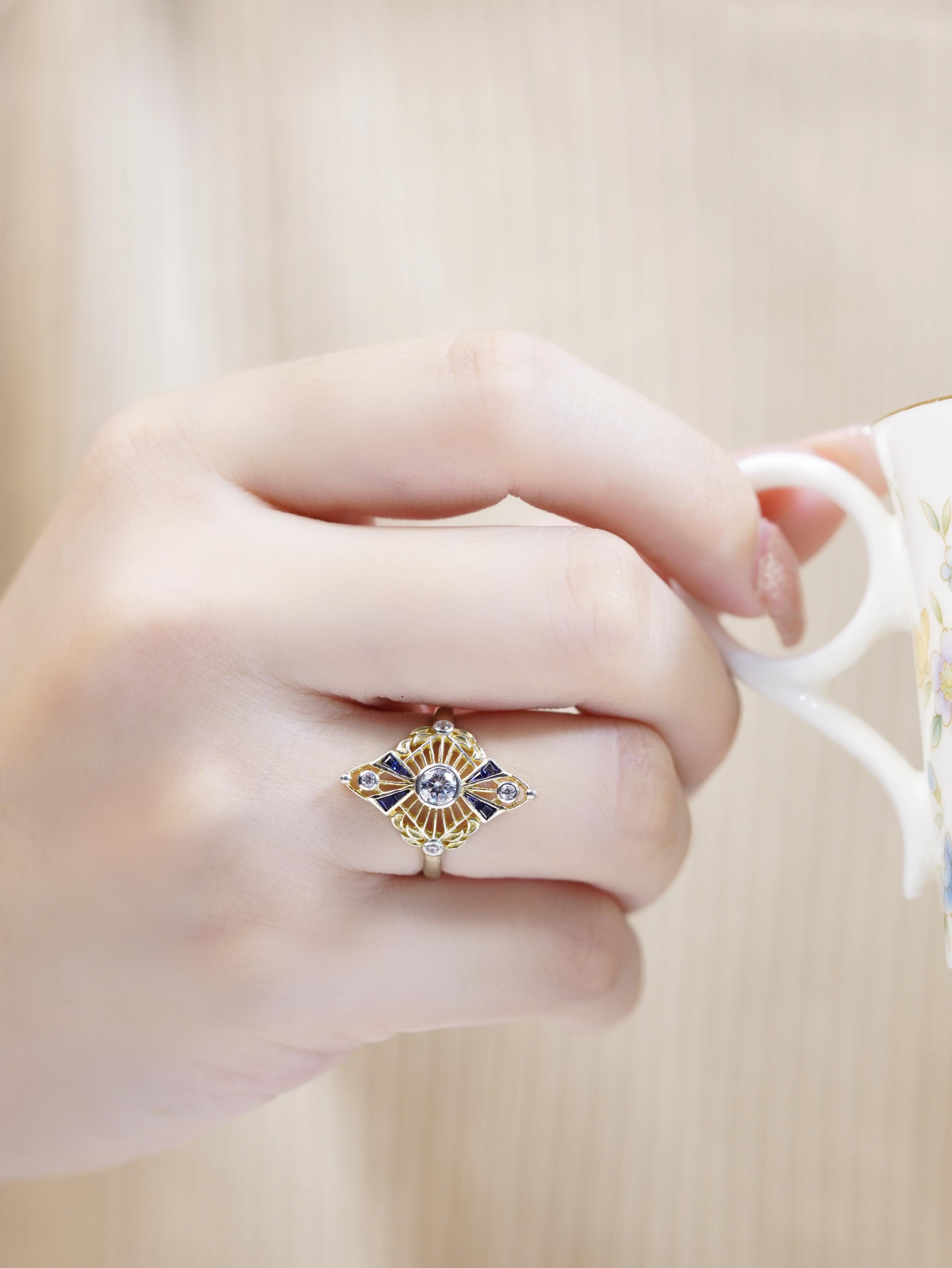 14K Gelbgold Diamant und blauer Saphir Vintage Style Ring im Angebot 3