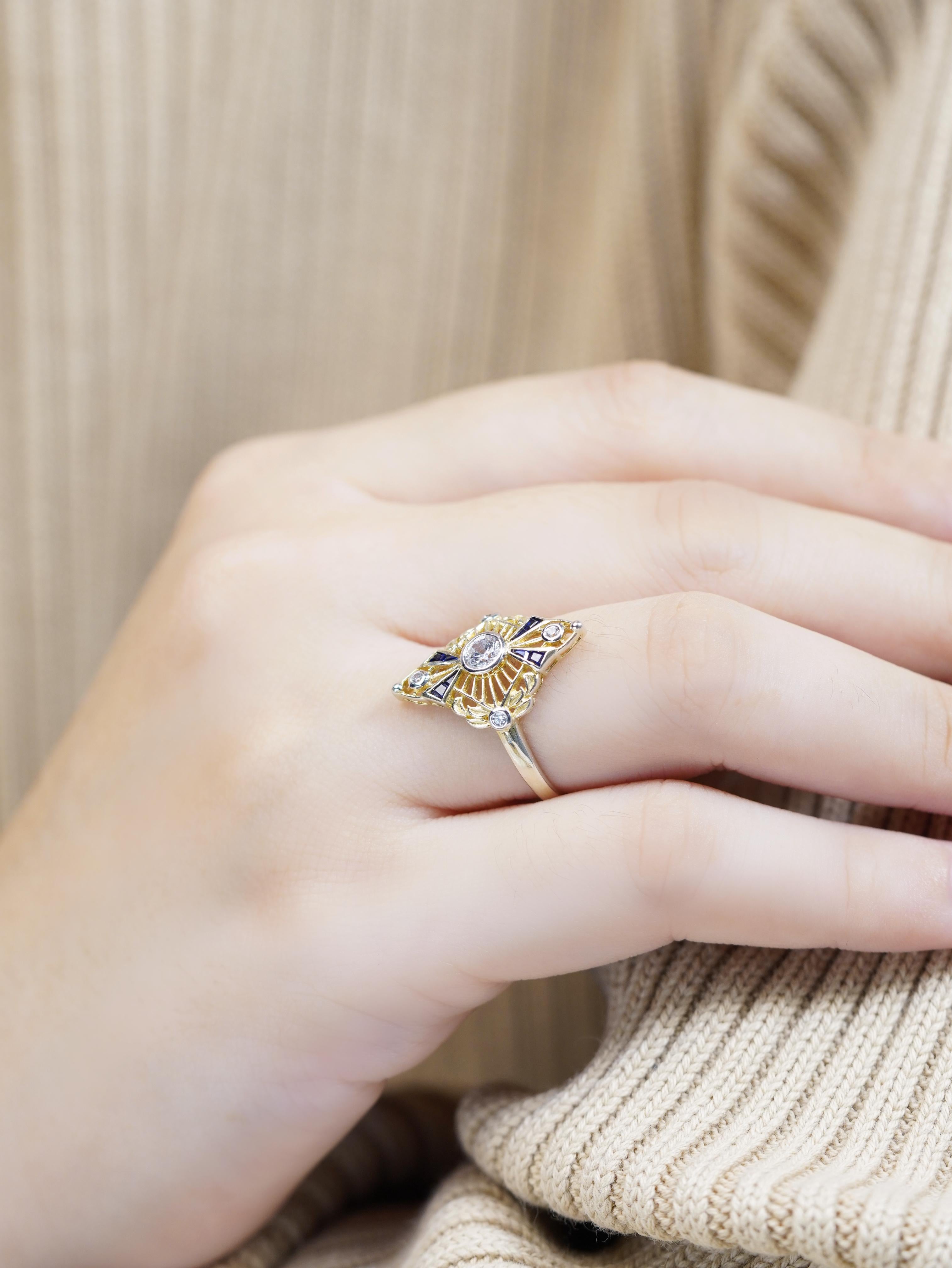 14K Gelbgold Diamant und blauer Saphir Vintage Style Ring im Angebot 1