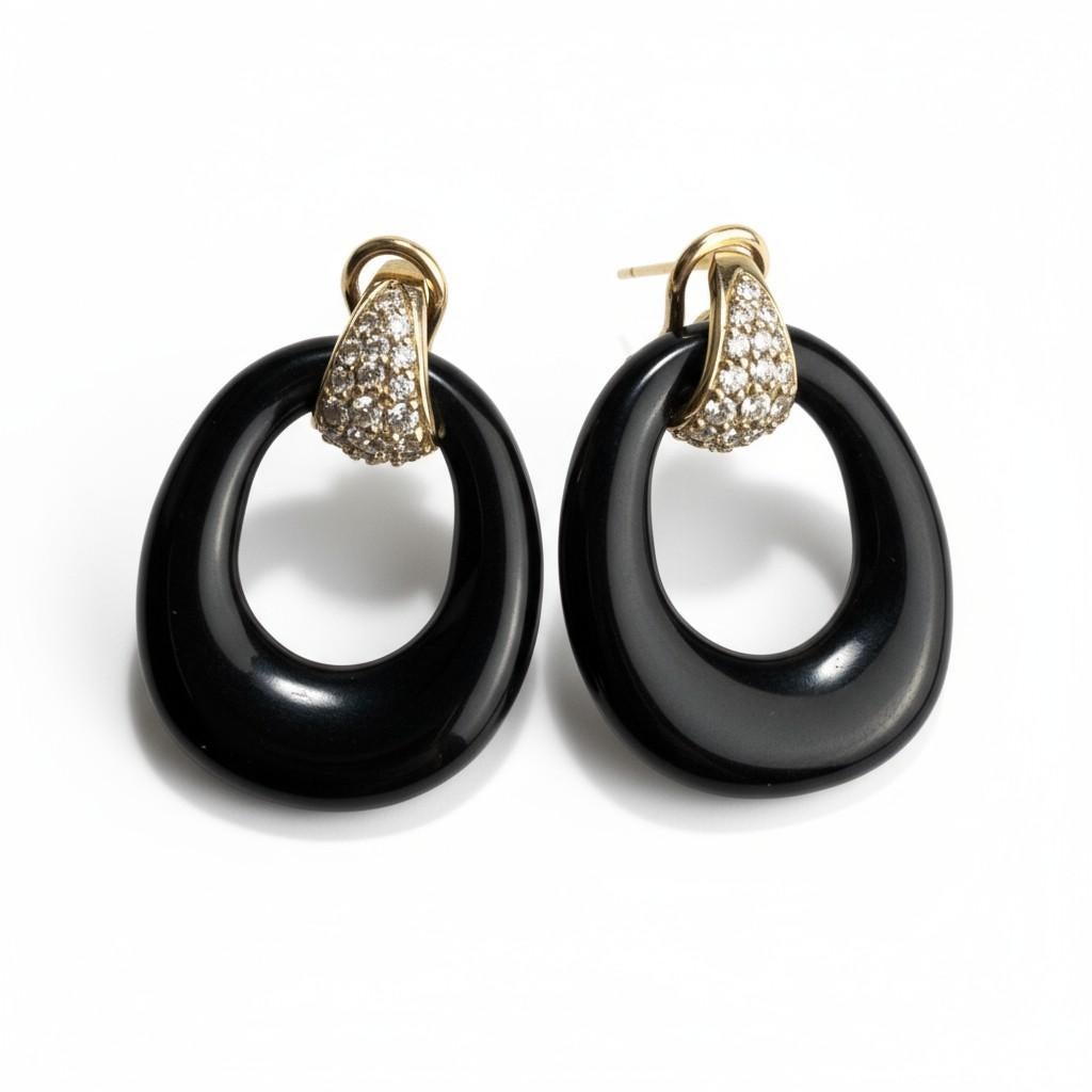Boucles d'oreilles en or jaune 14K avec diamants et onyx sculpté, Door Knocker 1.5 Inch en vente 4