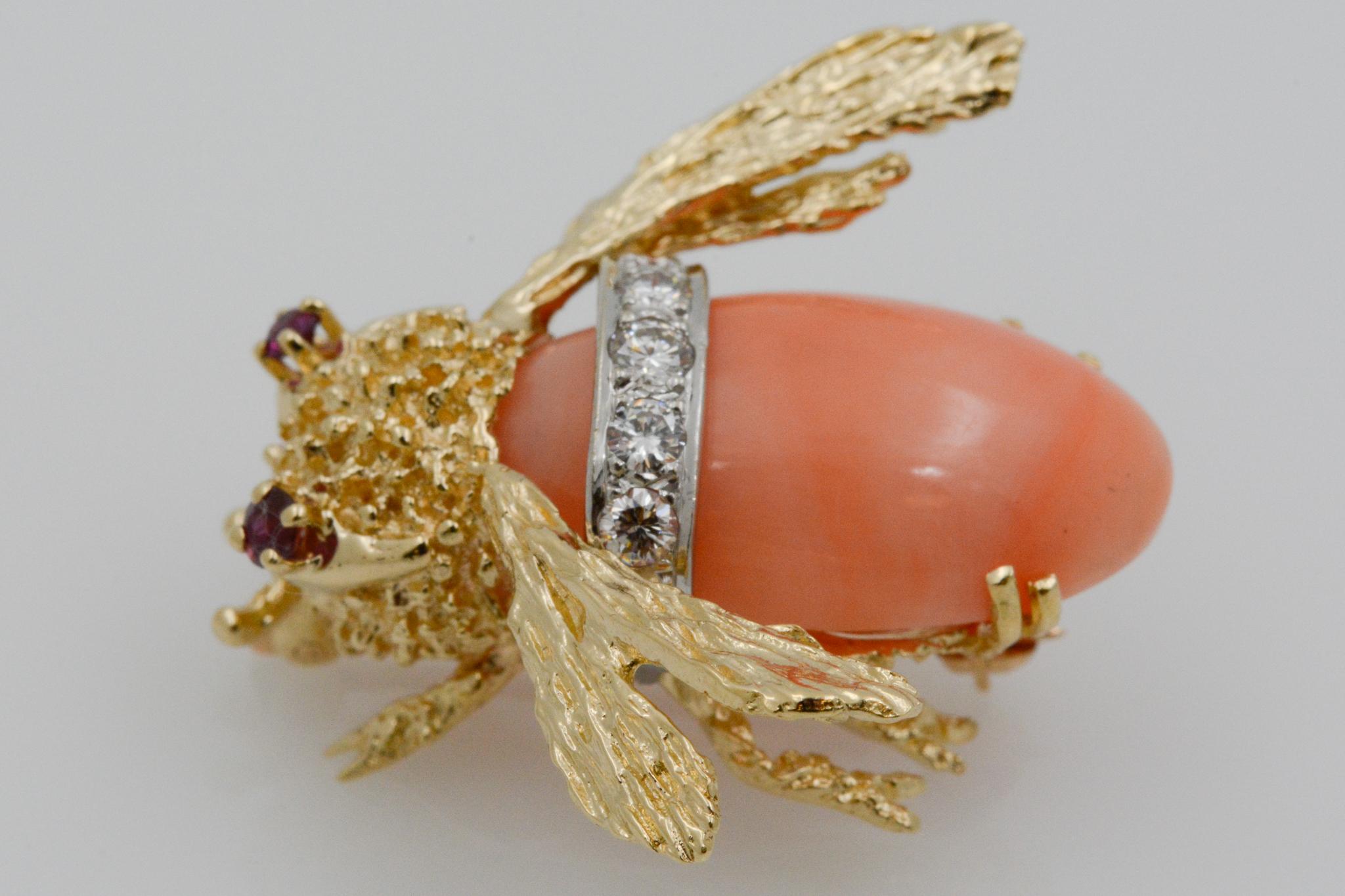 14 Karat Yellow Gold Diamond and Coral Bee Pin 2