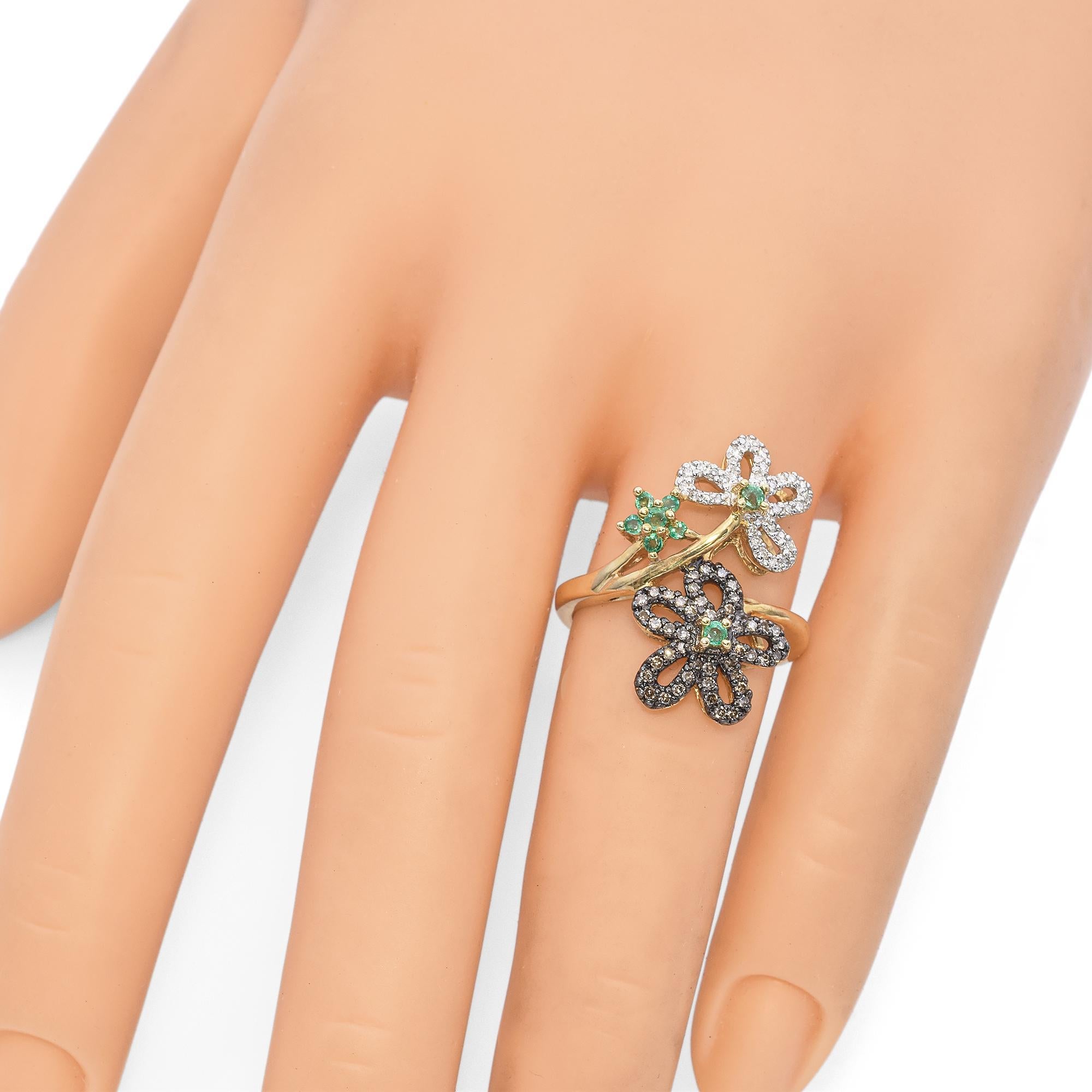 14K Yellow Gold Diamond and Emerald Floral Cocktail Ring For Sale 1