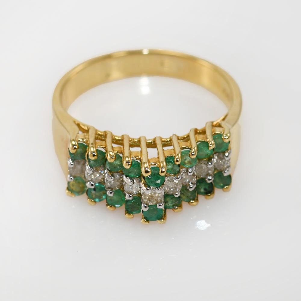 14k Yellow Gold Diamond and Emerald Ring 5.1gr 1.00tcw In Excellent Condition For Sale In Laguna Beach, CA