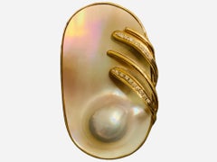 14K Yellow Gold Diamond And Mabe Blister Pearl Brooch 
