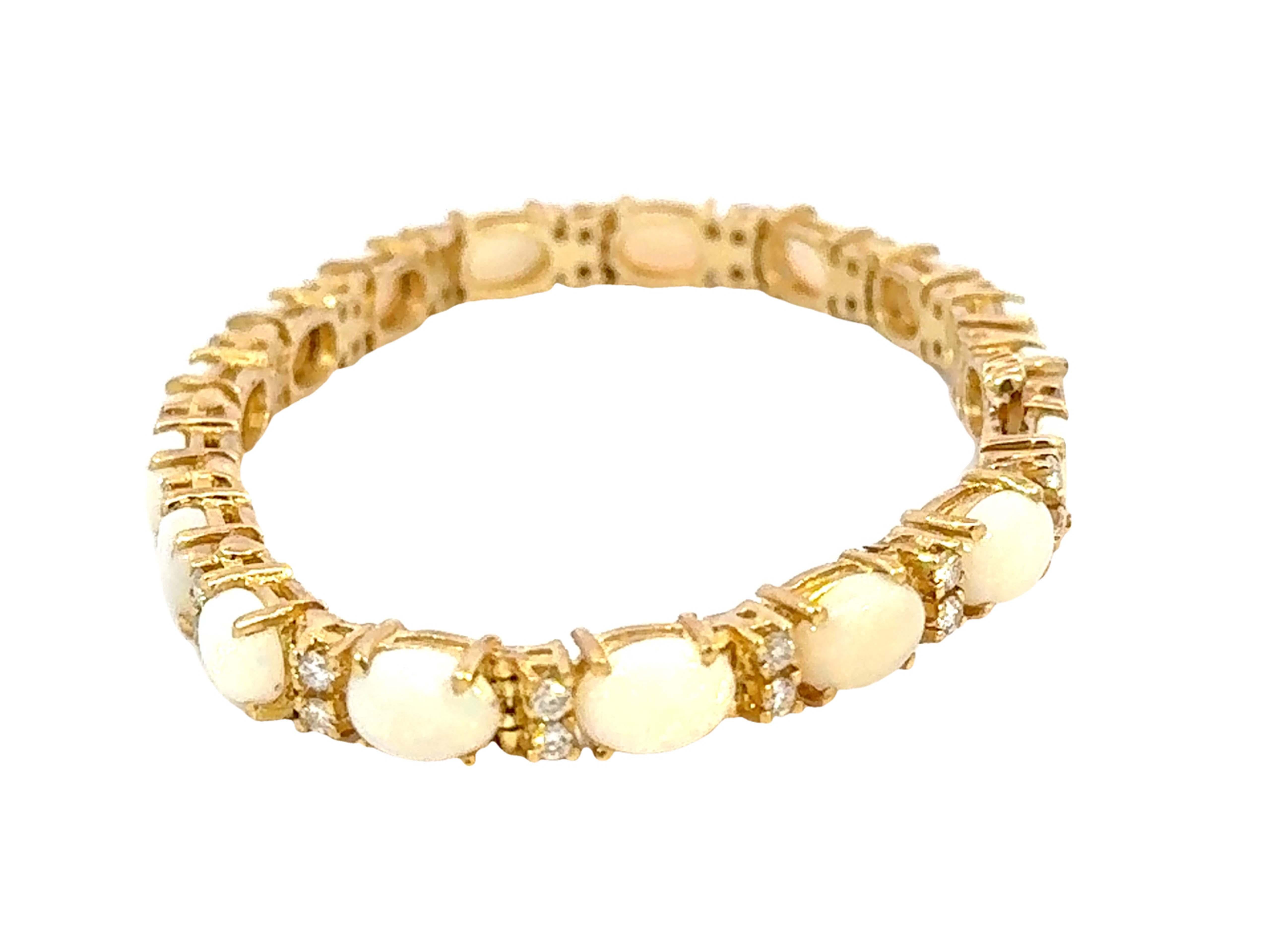 Bracelet tennis en or jaune 14 carats, diamants et opales en vente 1