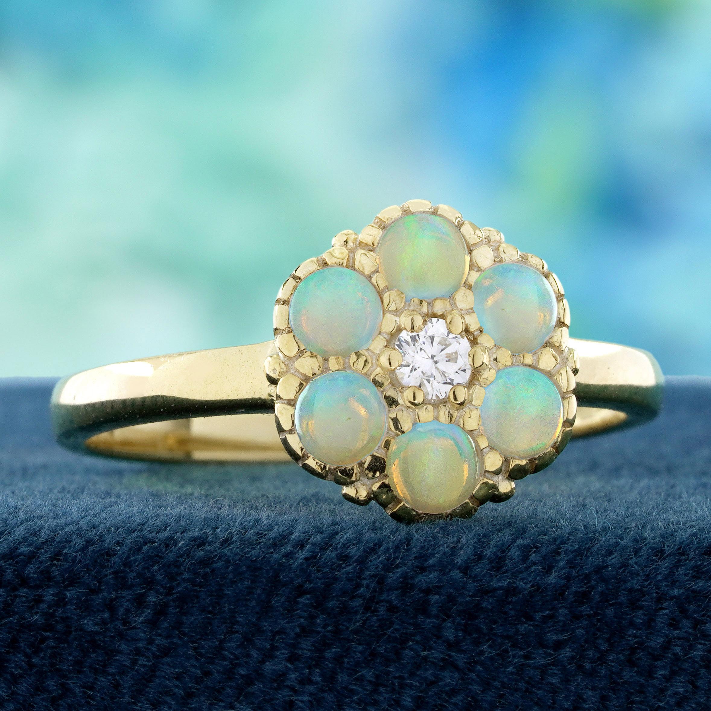 14K Yellow Gold Diamond and Opal Vintage Style Cluster Ring Eduardiano en venta