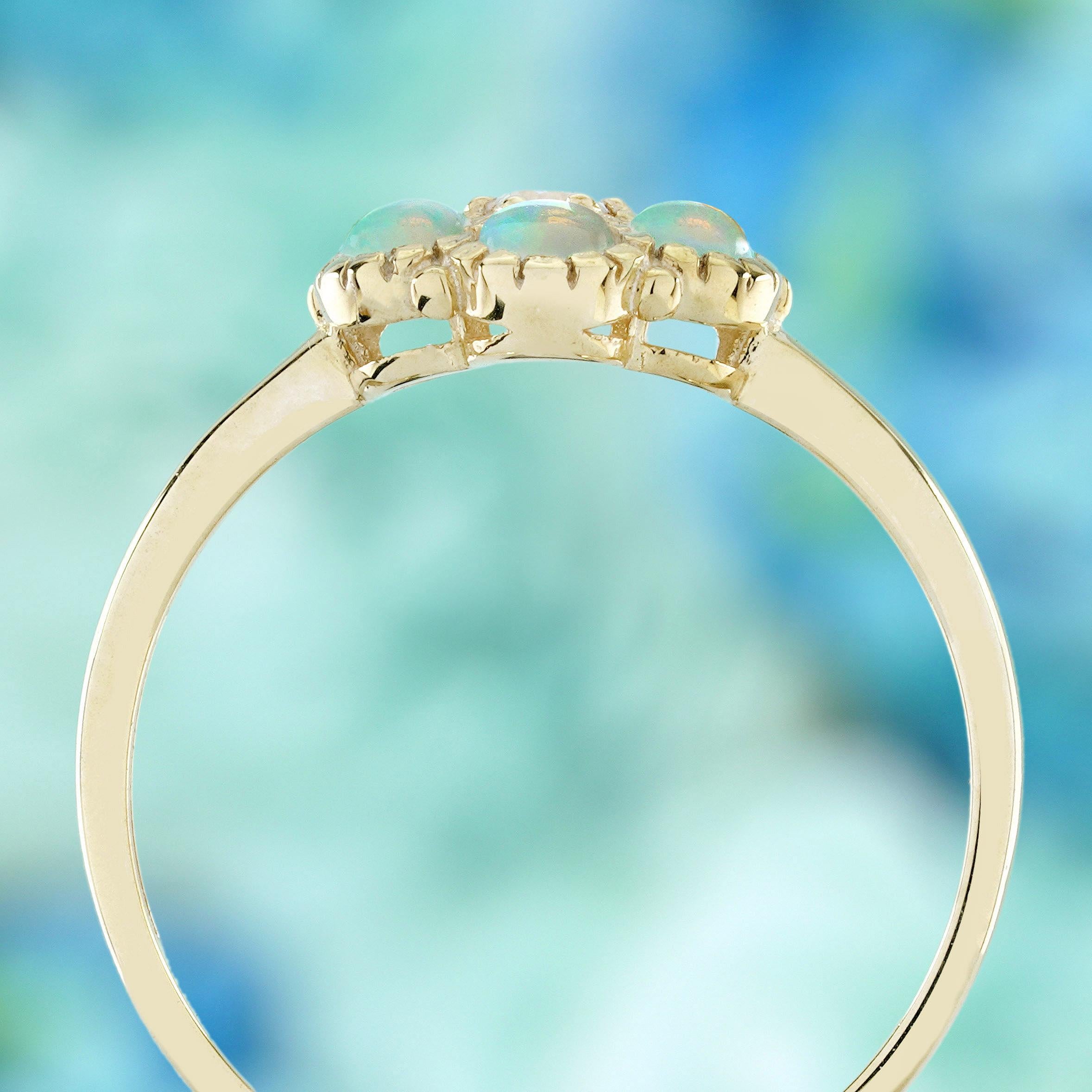 14K Yellow Gold Diamond and Opal Vintage Style Cluster Ring en Nuevo estado para la venta en Bangkok, TH