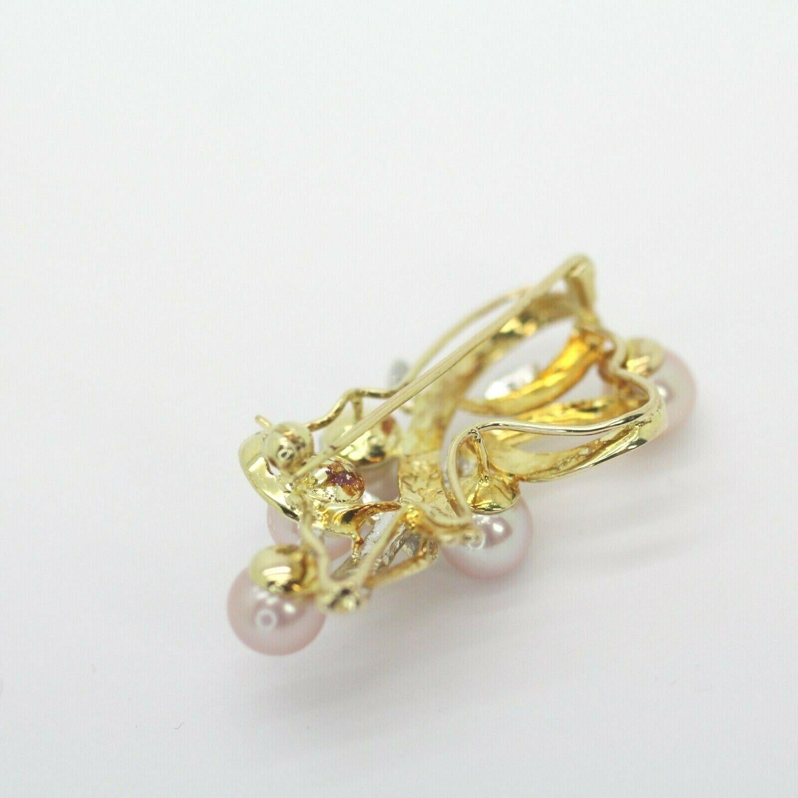 Round Cut 14k Yellow Gold Diamond and Pearl Brooch/Pin