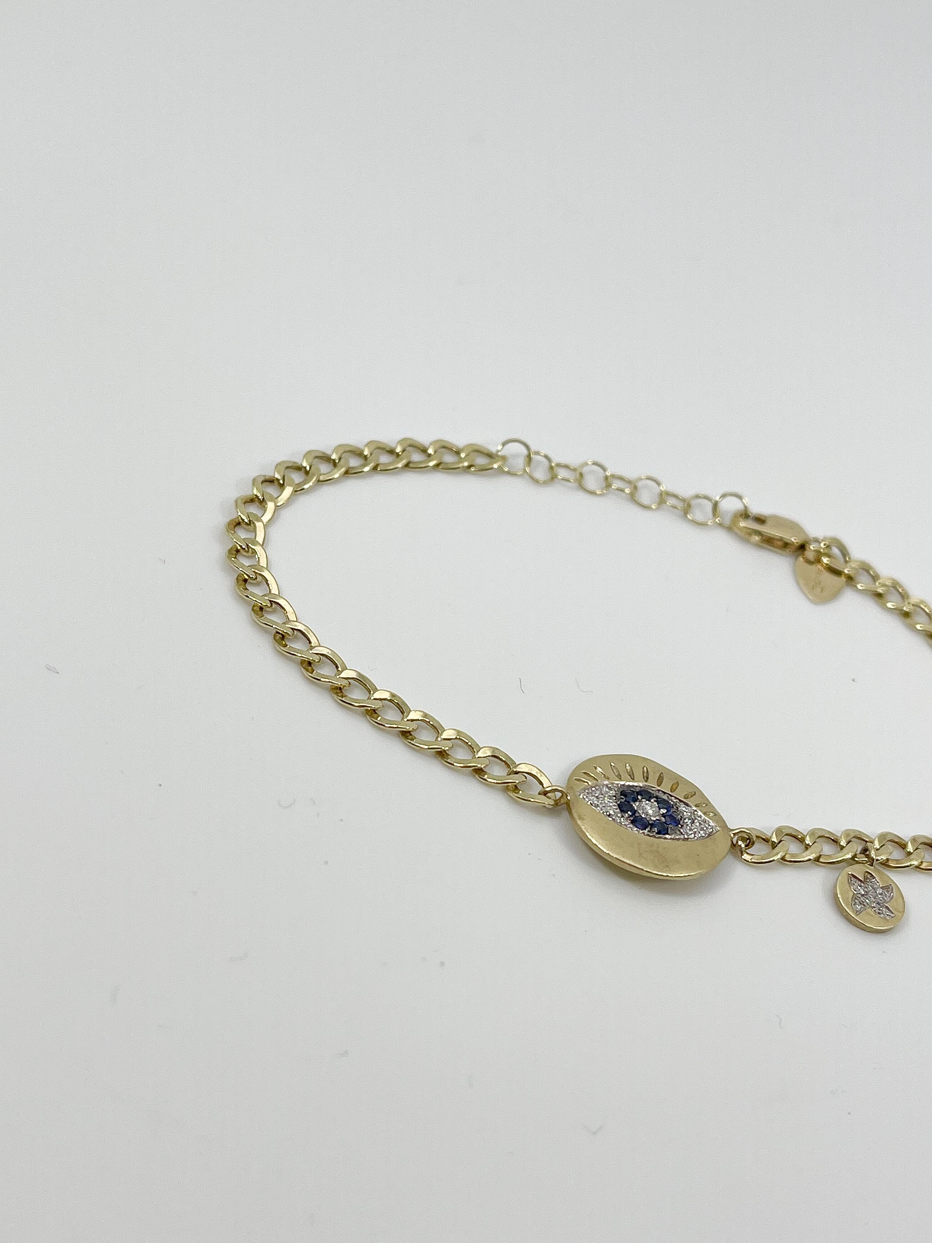 Taille ronde Bracelet Evil Eye en or jaune 14 carats avec diamants et saphirs en vente