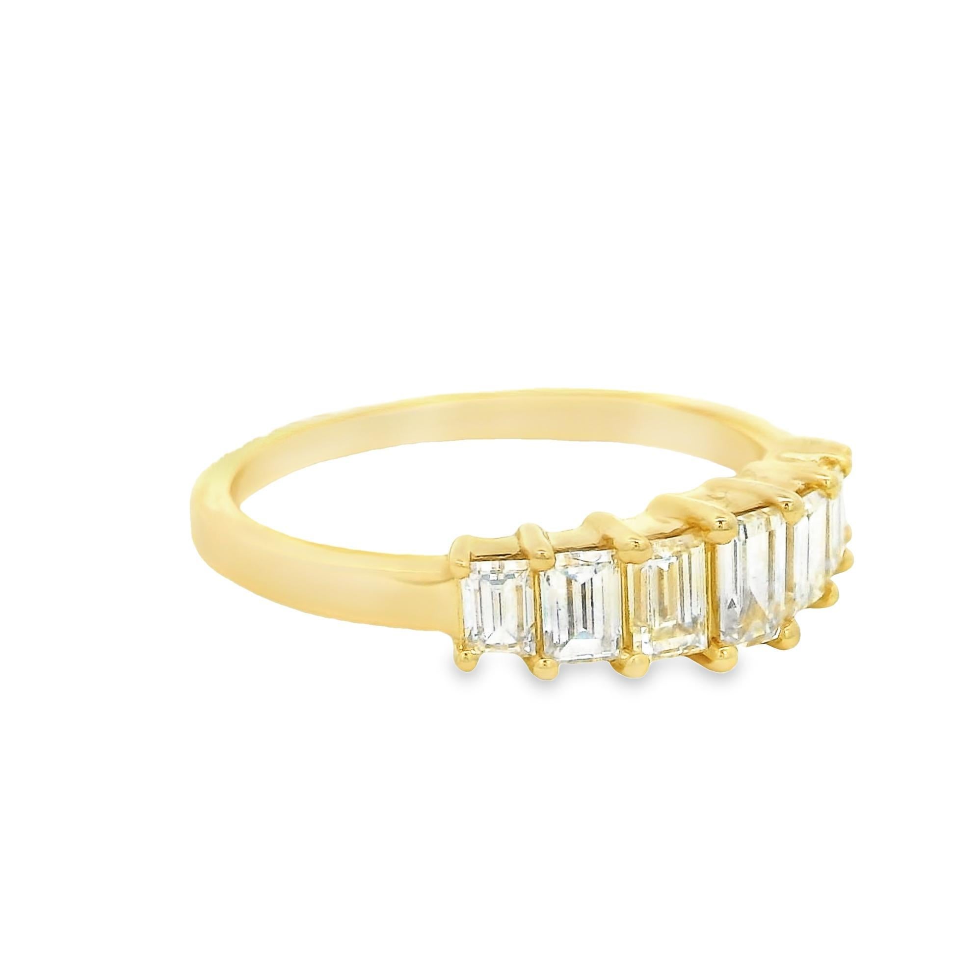 14 Karat Gelbgold Baguette-Ring mit Diamanten (Baguetteschliff) im Angebot