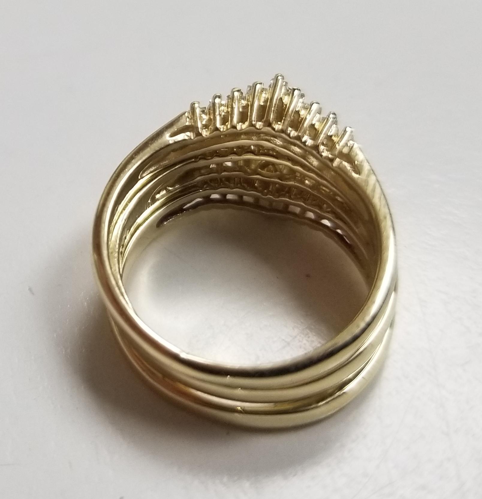 14 Karat Gelbgold Diamant-Baguette-Ring mit 2 Guard-Ringe im Zustand „Hervorragend“ im Angebot in Los Angeles, CA