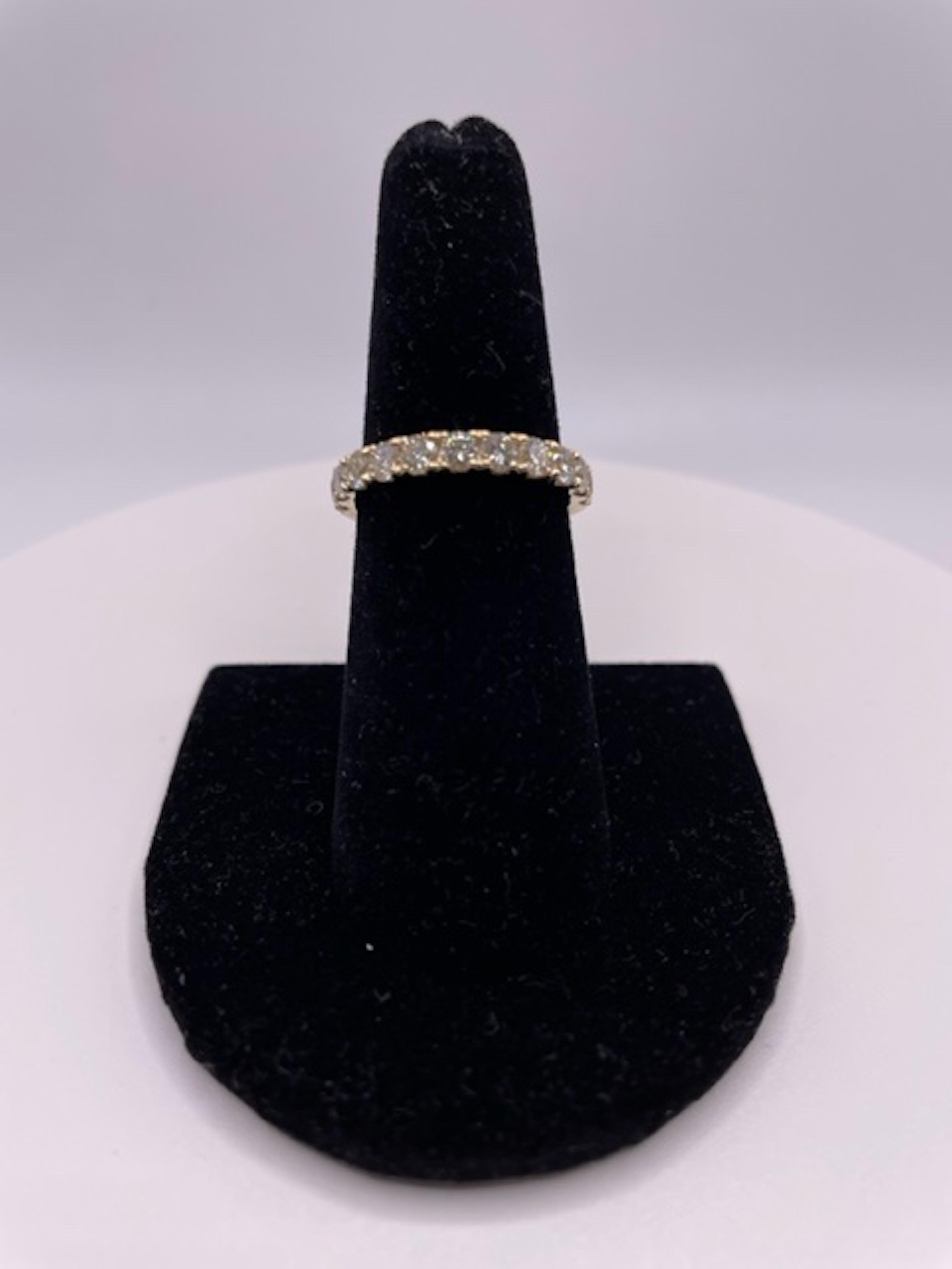 Beautiful 14K Yellow Gold Diamond Band Ring.
Total Diamod: 1.20ct
Color: HI
Clarity: SI-2-I1
US Size: 7