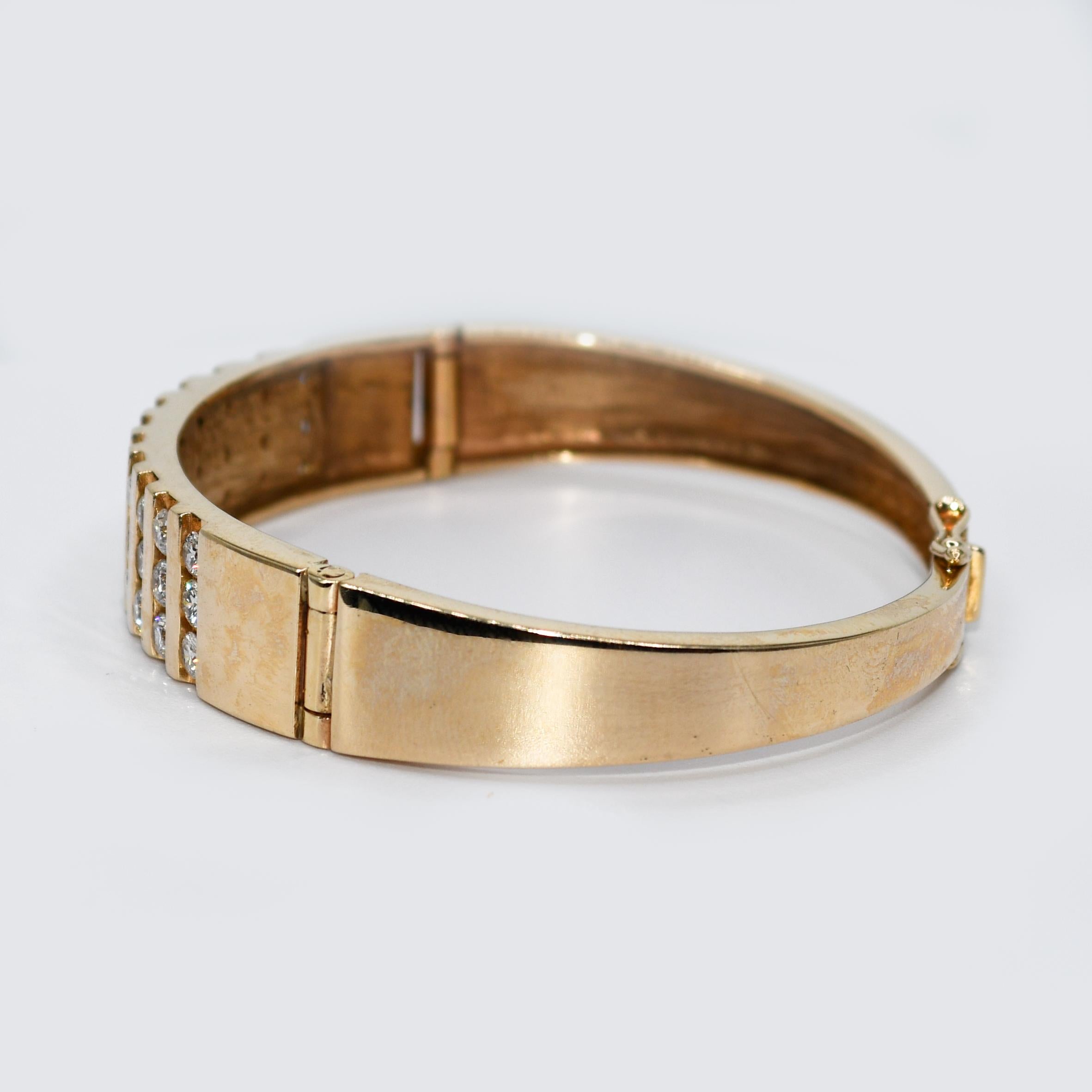 14K Yellow Gold Diamond Bangle Bracelet, 1.75TDW, 23.8g In Excellent Condition For Sale In Laguna Beach, CA