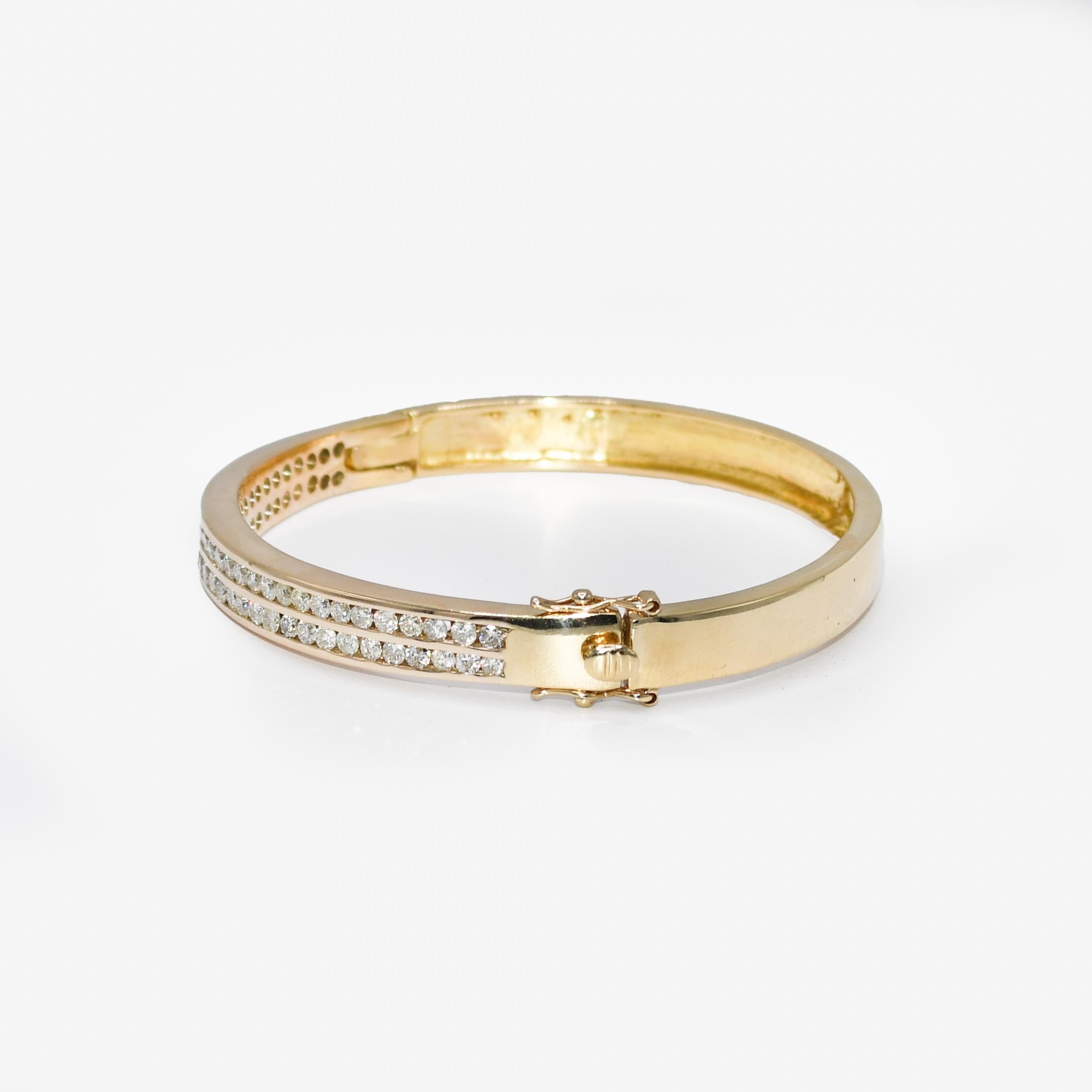 Women's 14K Yellow Gold Diamond Bangle Bracelet 2.50tdw, 34.8g For Sale