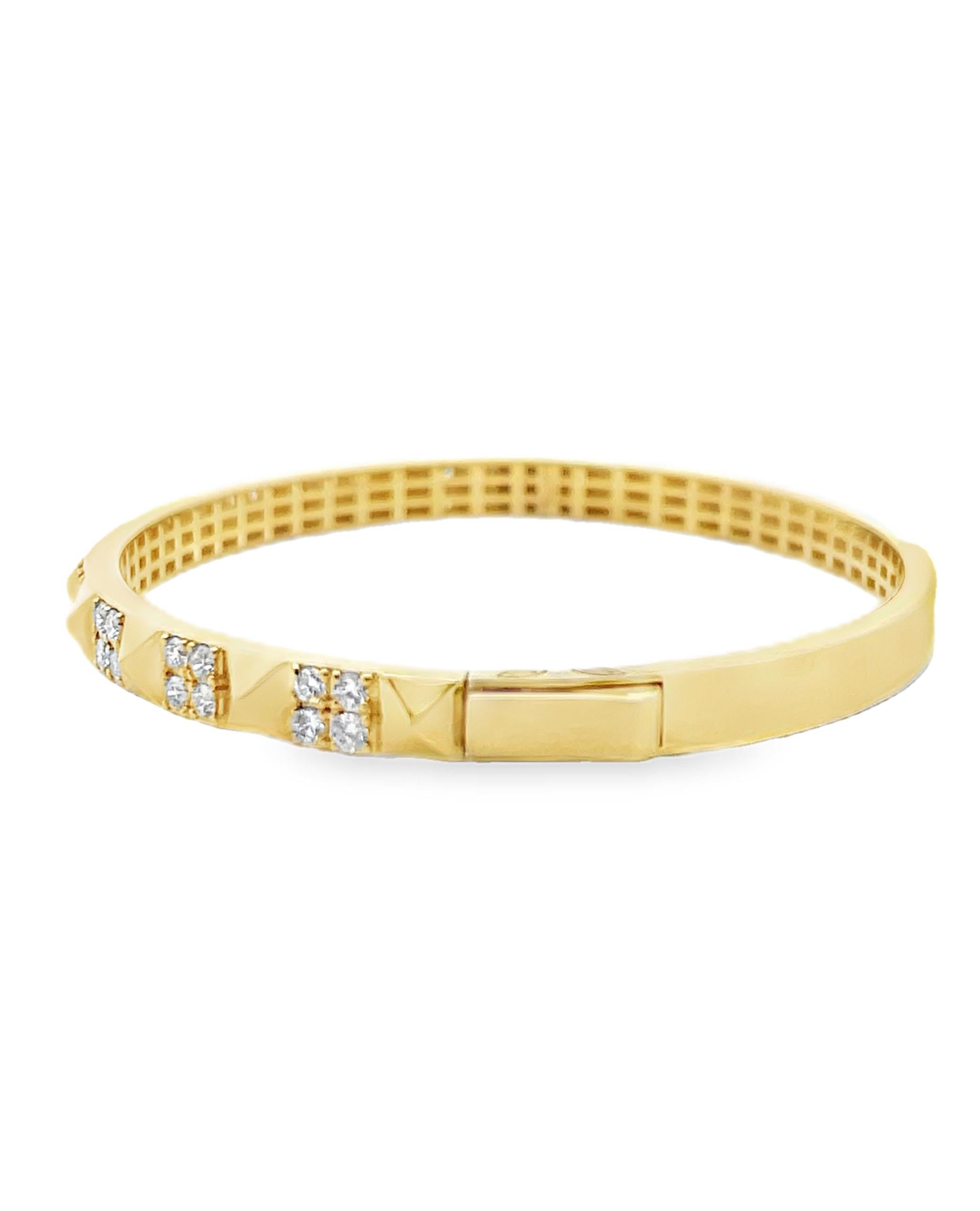 Bracelet en or jaune 14K avec 36 diamants ronds pesant 1.05 carats au total. 

- Le bracelet pèse 8,8 grammes.
- S'adapte à un poignet de 7 pouces maximum.
- Les diamants sont de couleur H et de pureté SI.