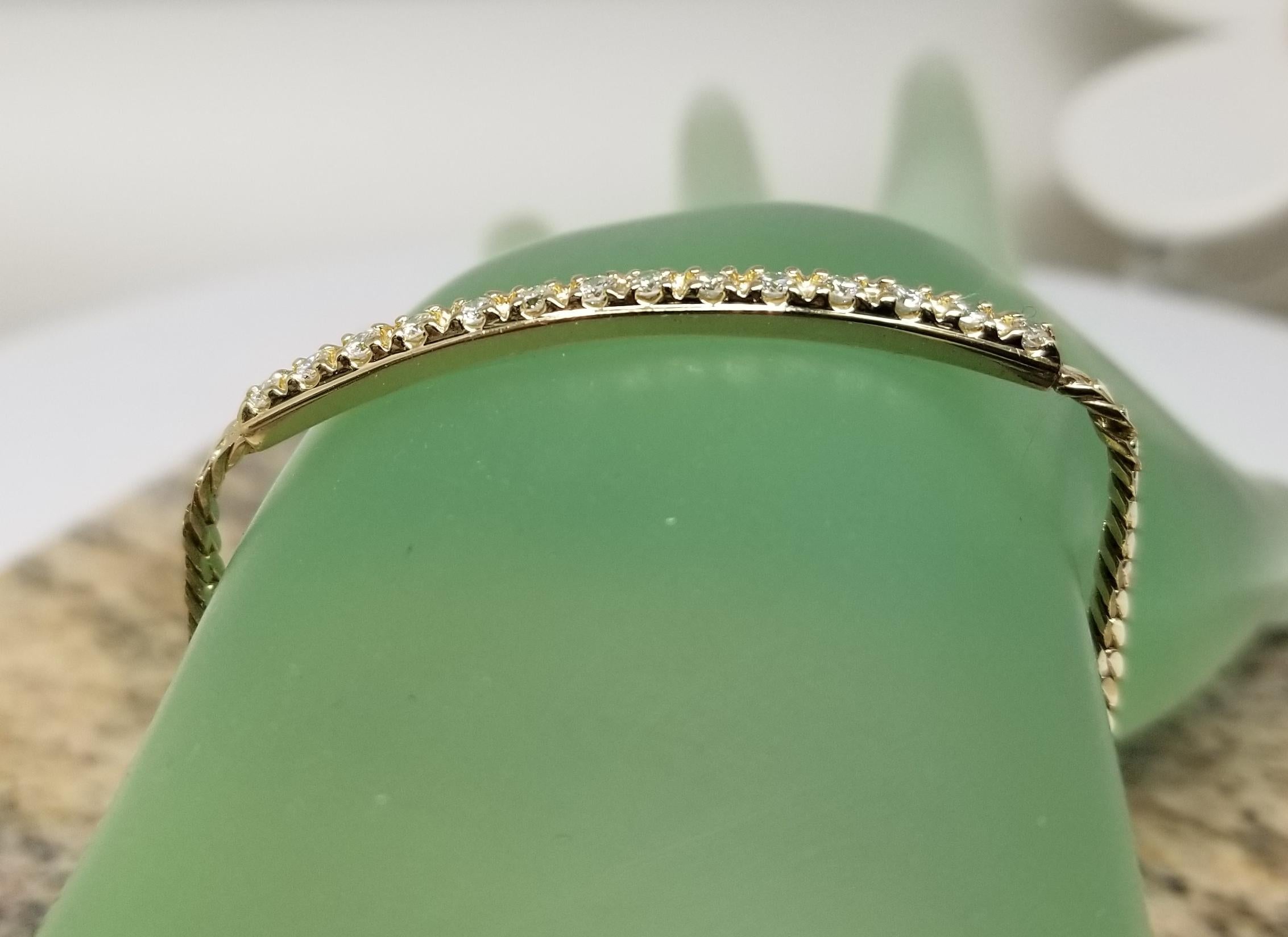 14 Karat Yellow Gold Diamond Bar and Chain Bracelet In Excellent Condition For Sale In Los Angeles, CA