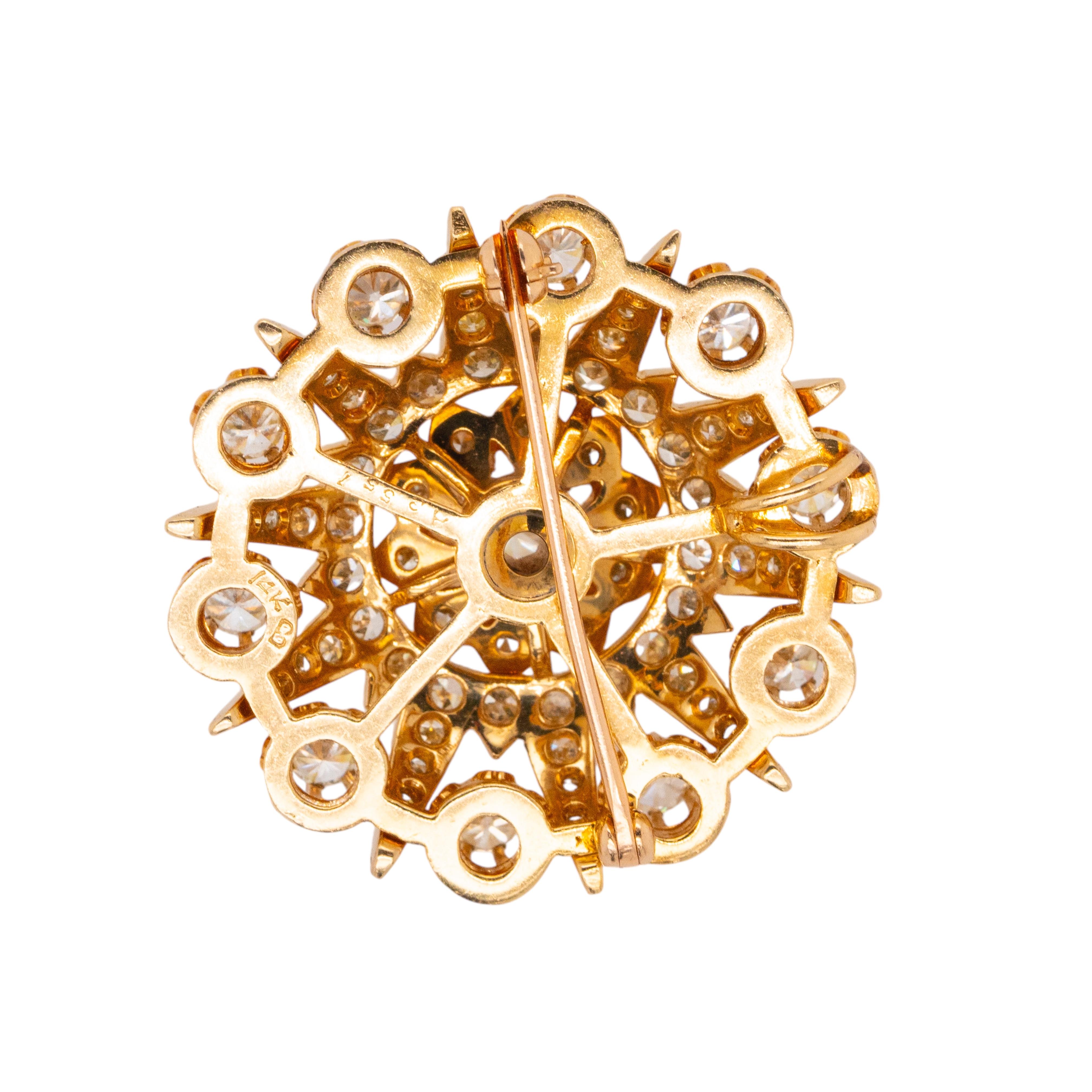 Taglio rotondo Spilla con diamante in oro giallo 14k in vendita