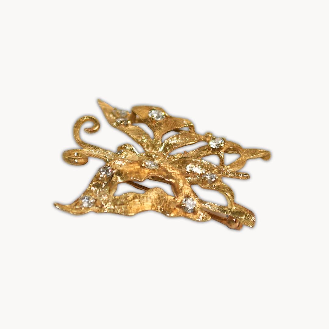 14K Yellow Gold Diamond Butterfly Brooch In Excellent Condition For Sale In Laguna Beach, CA