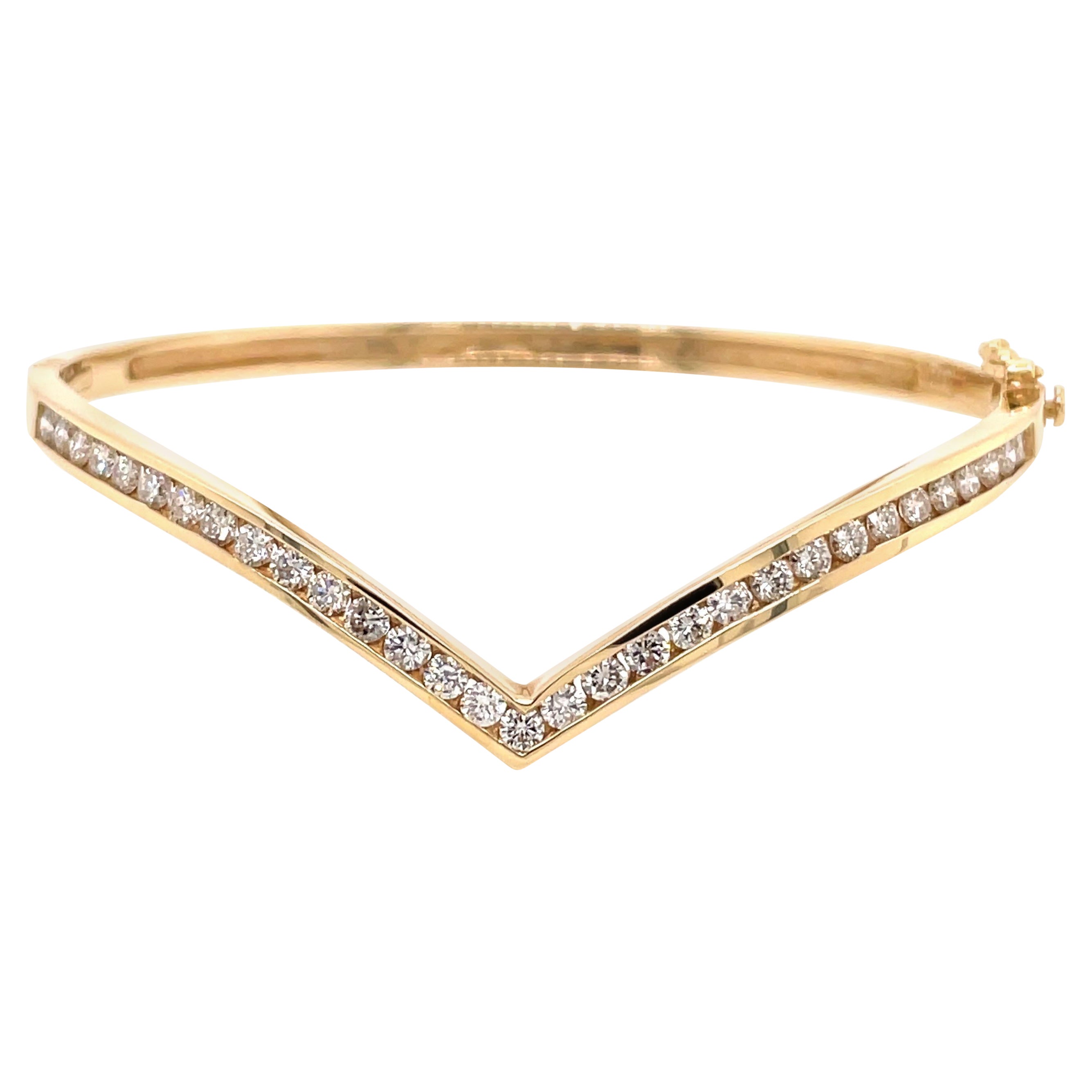 Pulsera brazalete Chevron de diamantes en oro amarillo de 14 quilates 1,39 ct