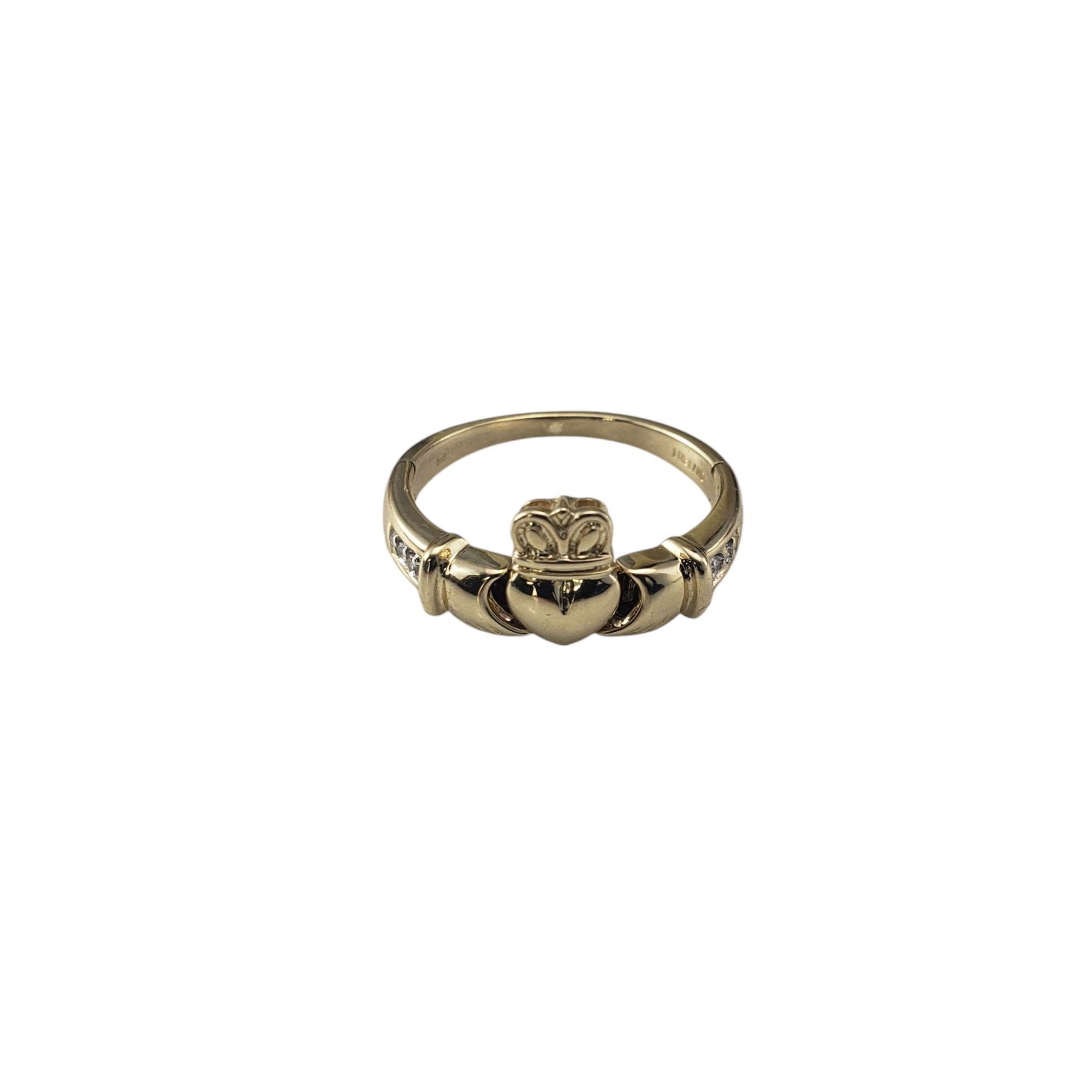 14K Yellow Gold Diamond Claddagh Ring Size 5.5

This lovely traditional 14K yellow gold Claddagh ring features three symbolic elements: a heart for love, hands for friendship, and a crown for loyalty. Accented with four round single cut diamonds.