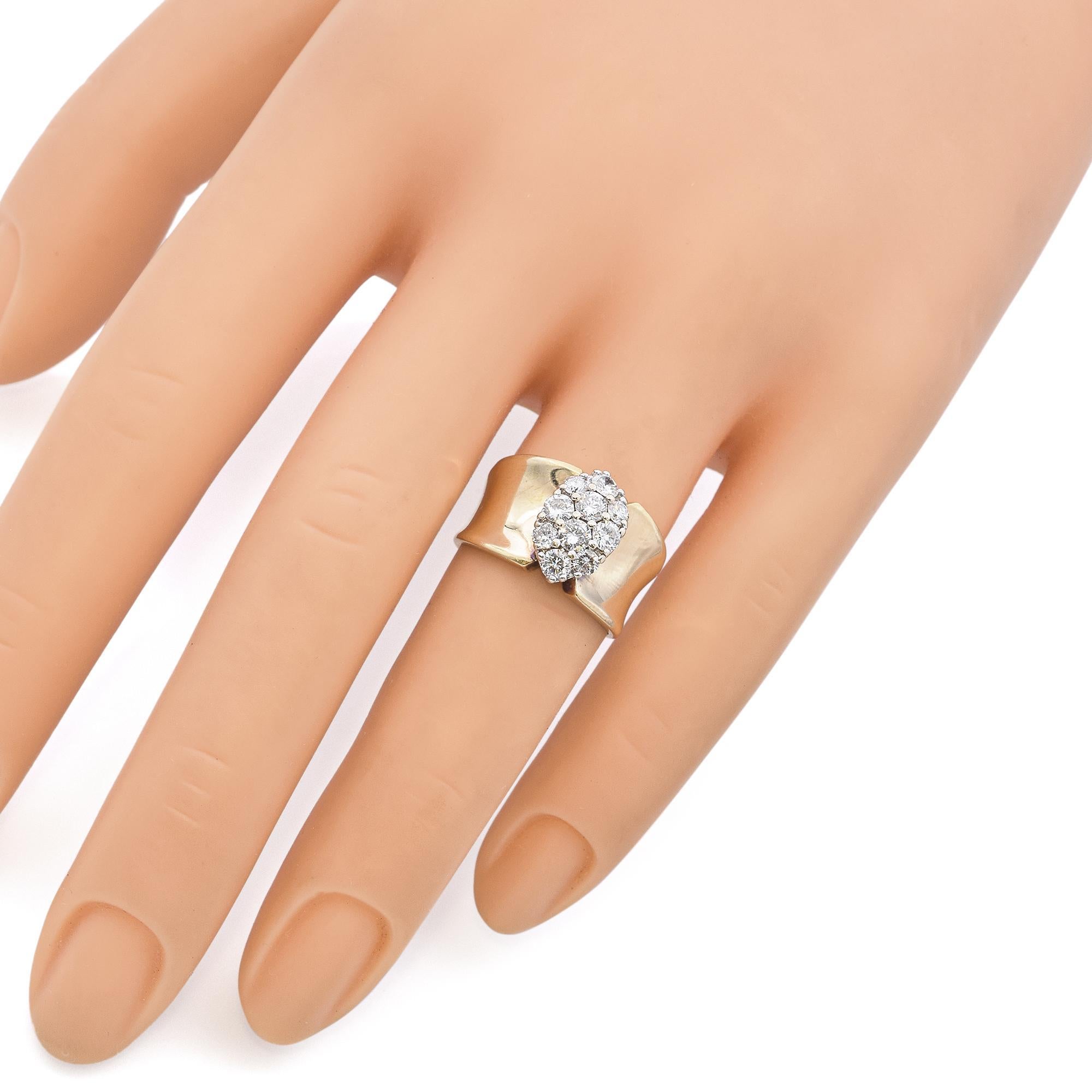 Rétro Bague en or jaune 14K avec diamant en grappe en vente