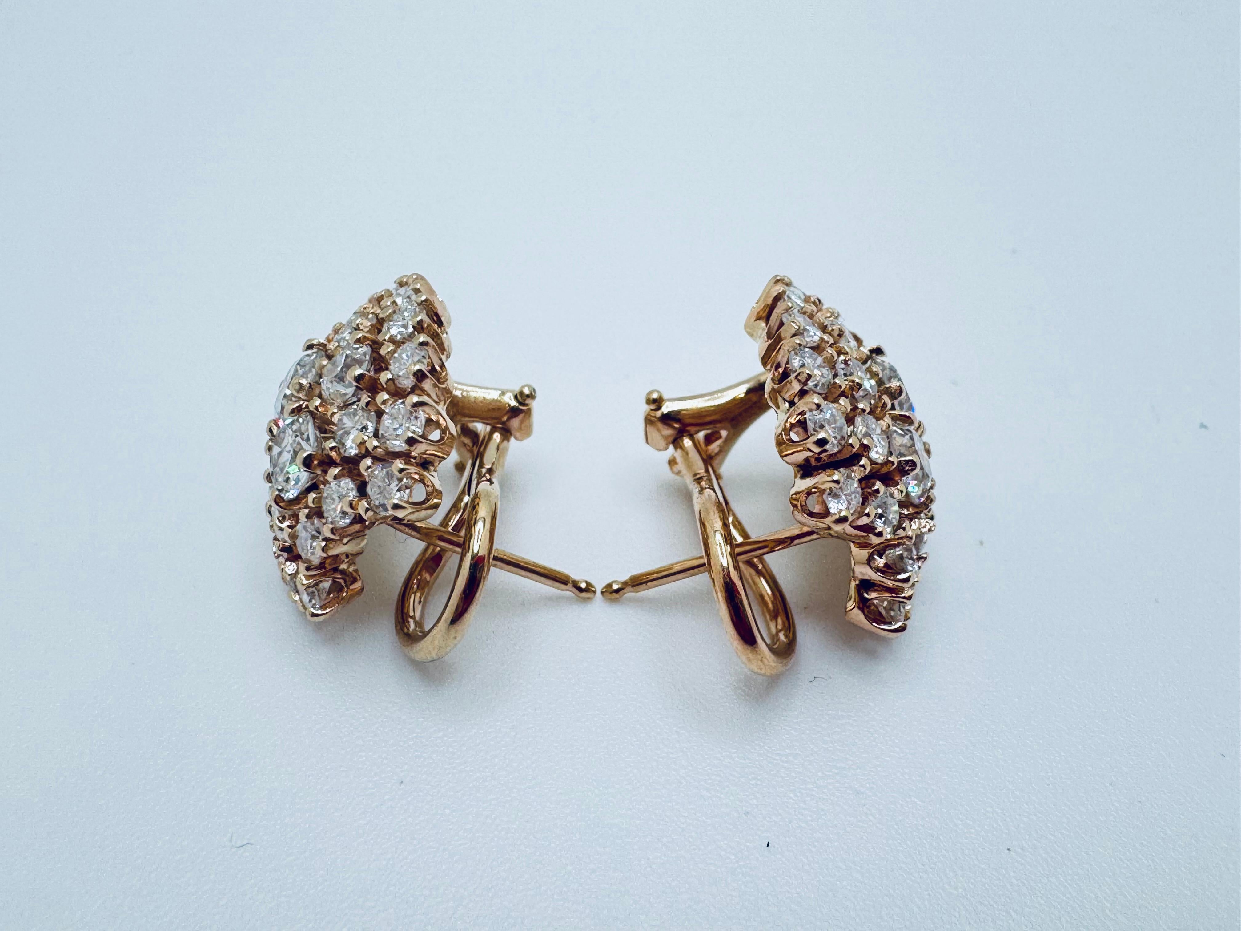 Art déco Boucles d'oreilles en or jaune 14K avec grappes de diamants en vente