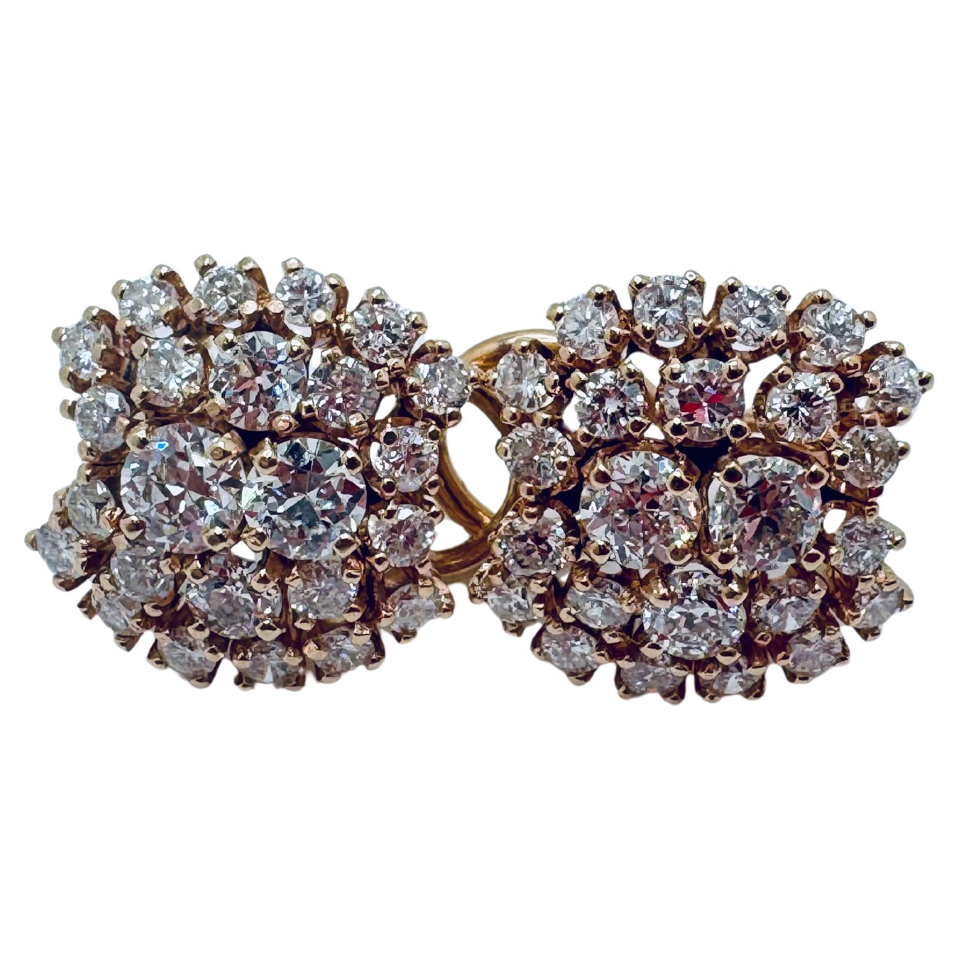 Boucles d
oreilles en or jaune 14K avec grappes de diamants en vente