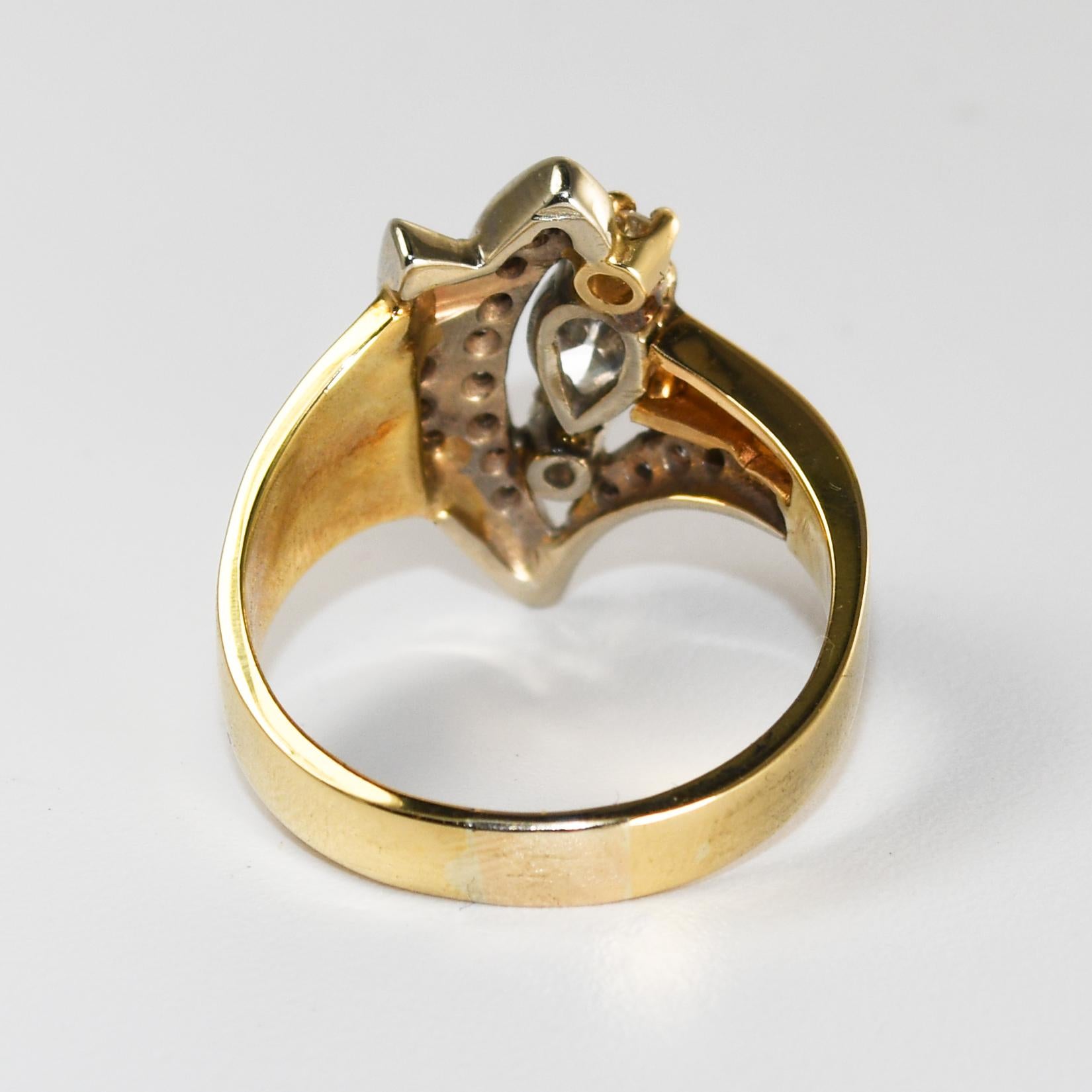 14K Yellow Gold Diamond Cluster Ring 0.73ct In Excellent Condition For Sale In Laguna Beach, CA