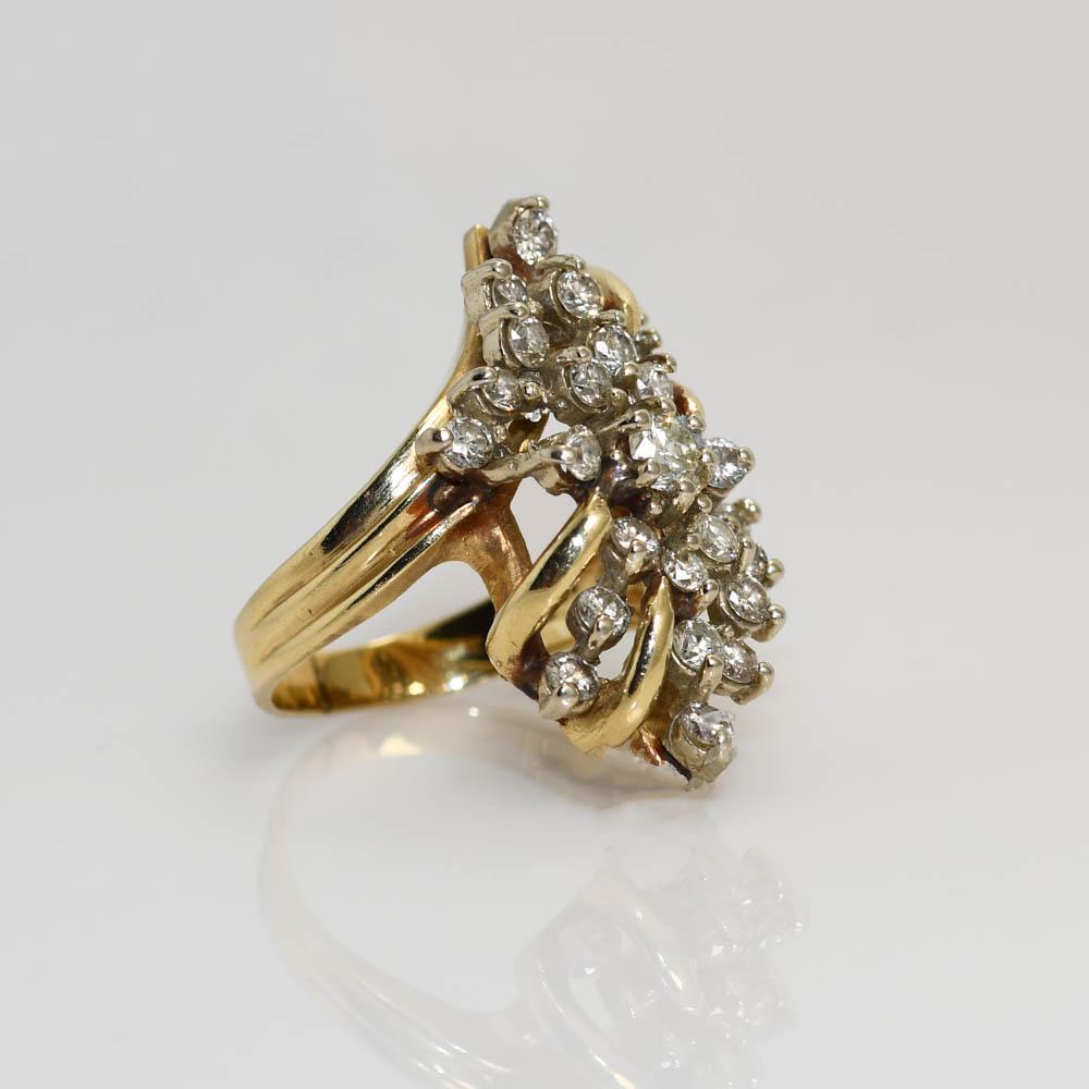 14K Yellow Gold Diamond Cluster Ring, 9.4gr In Excellent Condition For Sale In Laguna Beach, CA