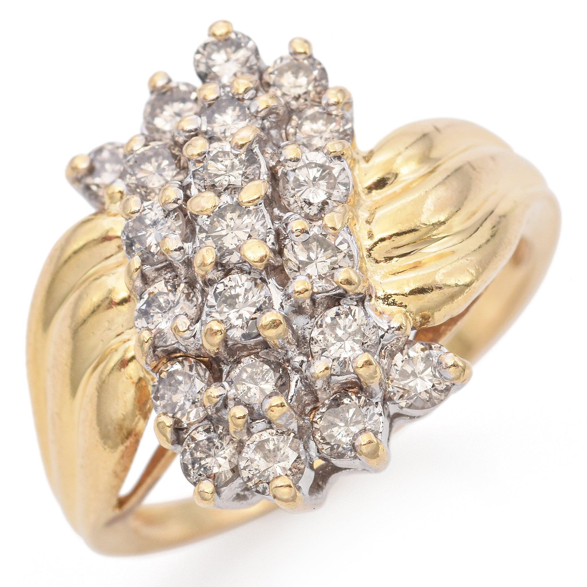 Poids : 4,5 grammes
Pierre : diamant de 0,69 TCW (1,75 - 2,25 mm, 0,02-0,04 ct.)
Face de l'anneau : 15,62 x 12 x 9,3 mm
Taille de l'anneau : 6.5
Poinçon : 14KP O D

Référence : BR-1344-071224-16