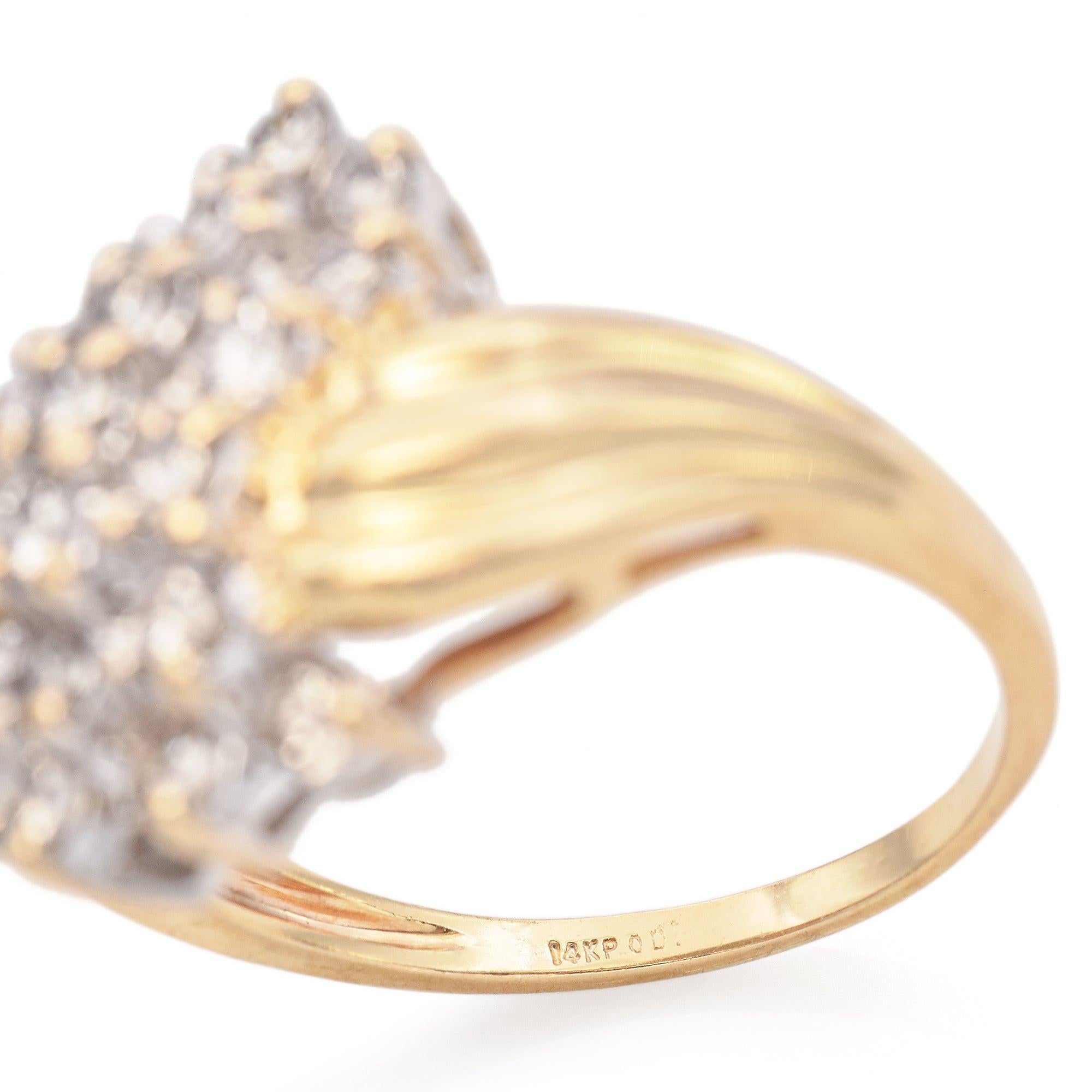 Bague grappe de diamants en or jaune 14 carats Pour femmes en vente