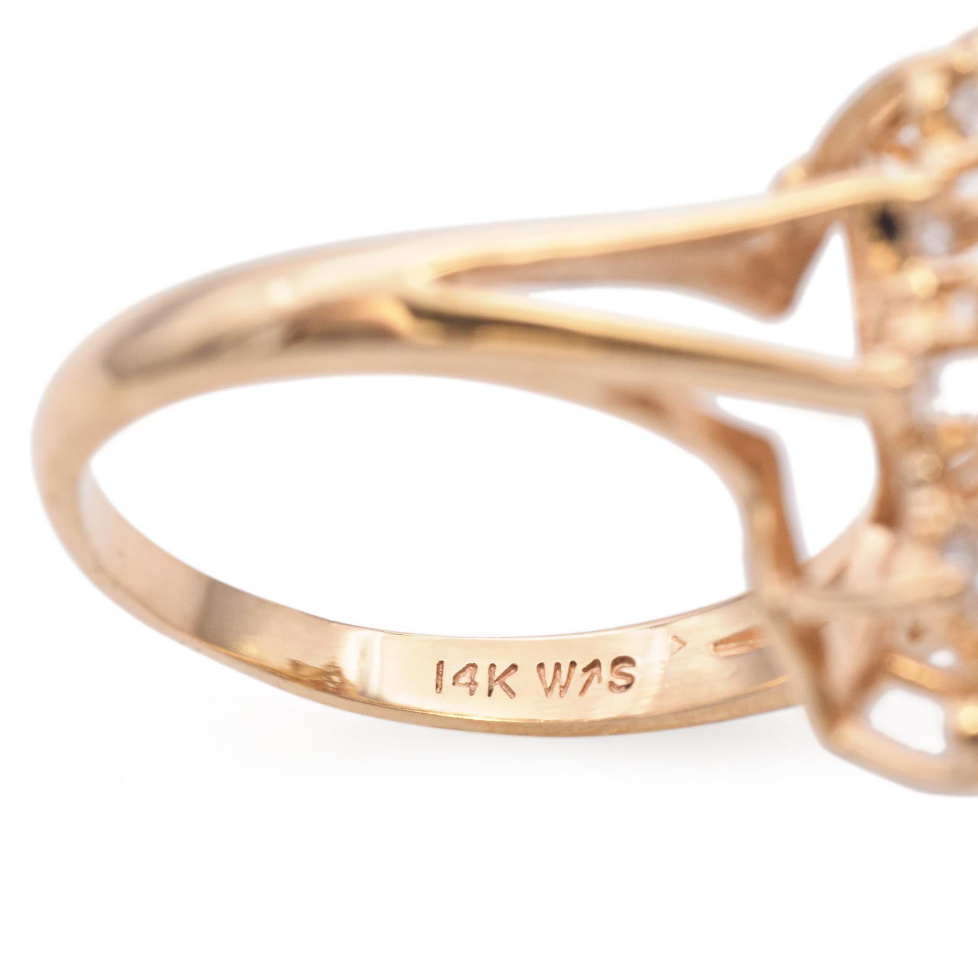 Anillo en racimo de diamantes de oro amarillo de 14k en venta 2