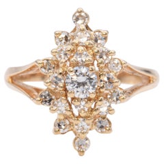 Anillo en racimo de diamantes de oro amarillo de 14k