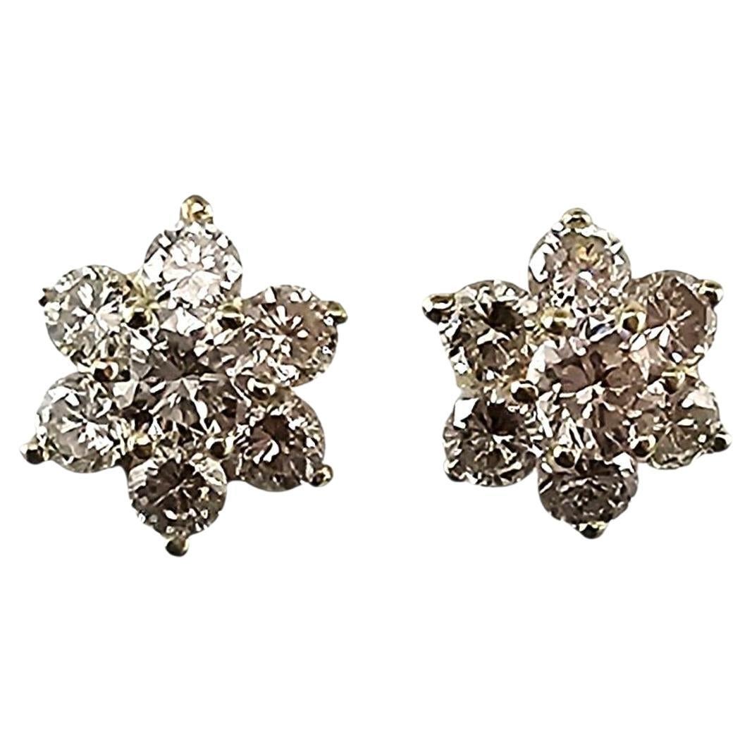 Orecchini con diamanti a grappolo in oro giallo 14K #23602