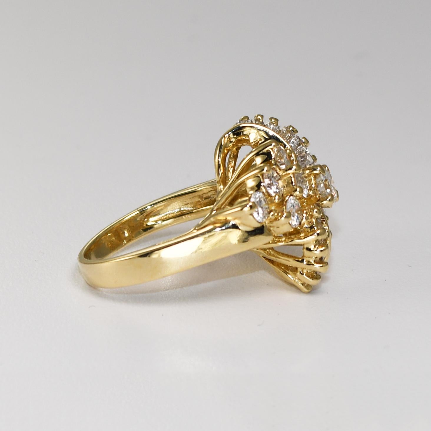 Taille ronde 14K Yellow Gold Diamond Cocktail Ring 1.00ct en vente