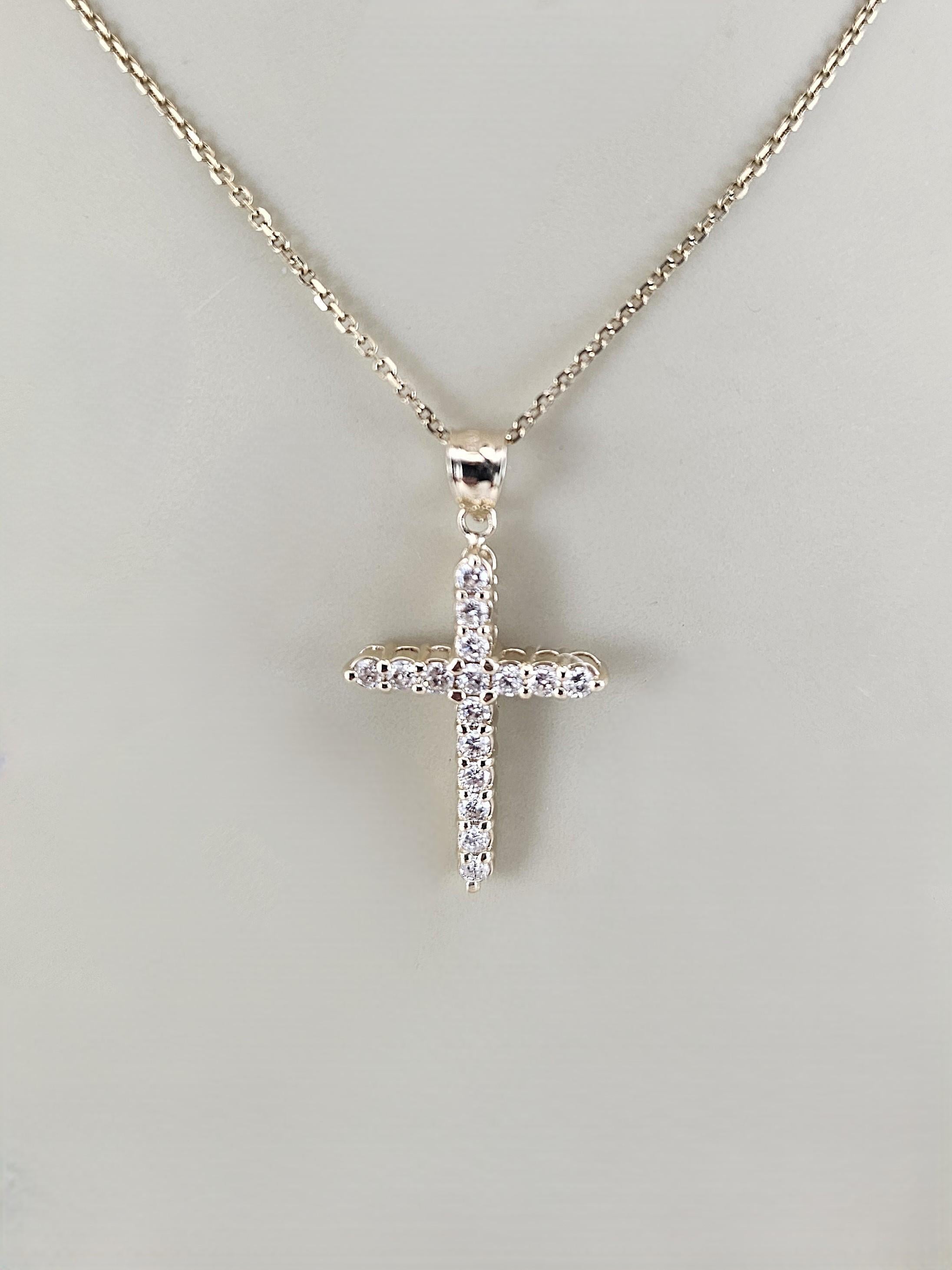 Pendentif croix en or jaune 14K avec diamant #23622 en vente 2