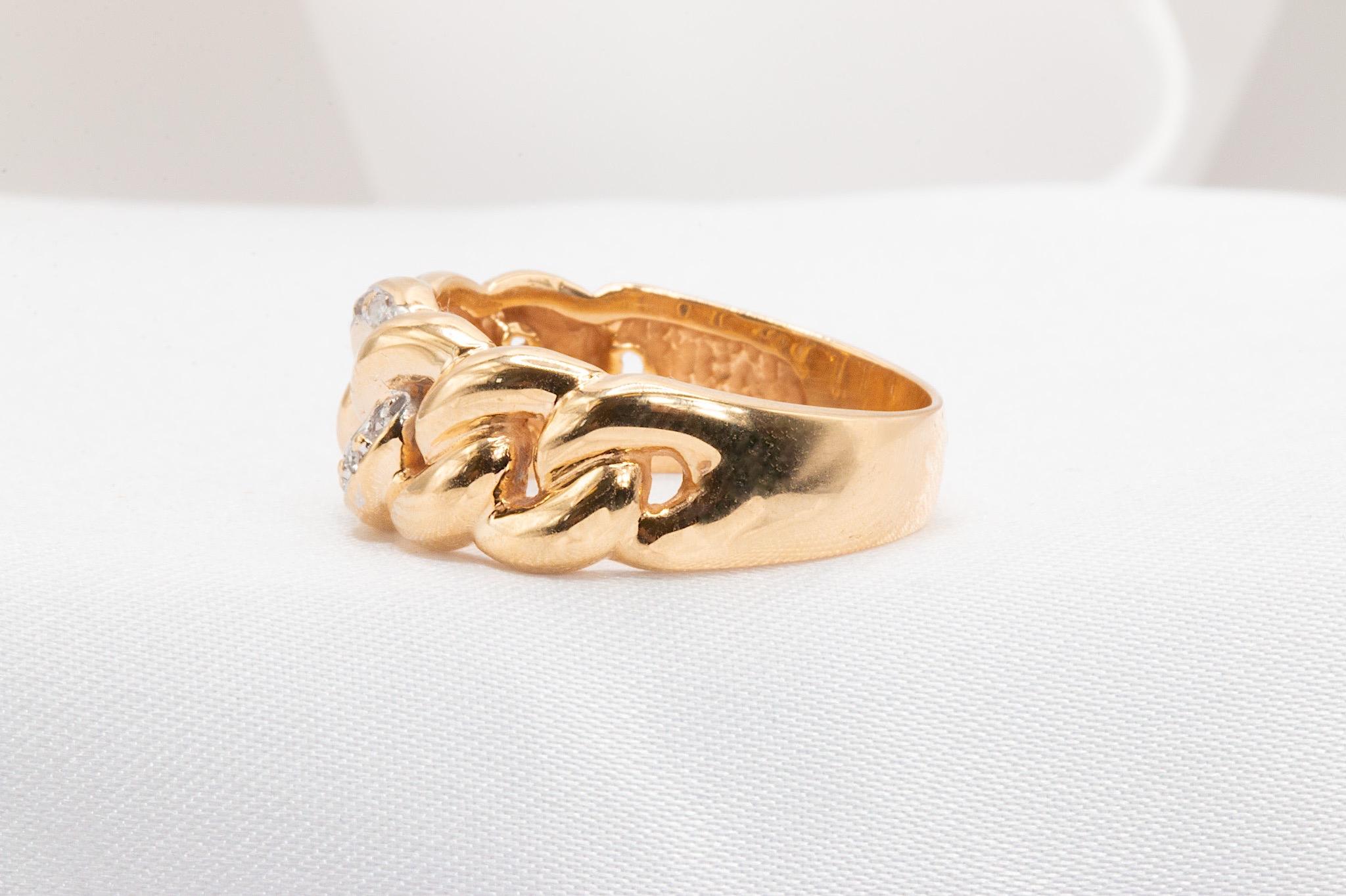 Round Cut 14k Yellow Gold Diamond Cuban Link Ring For Sale