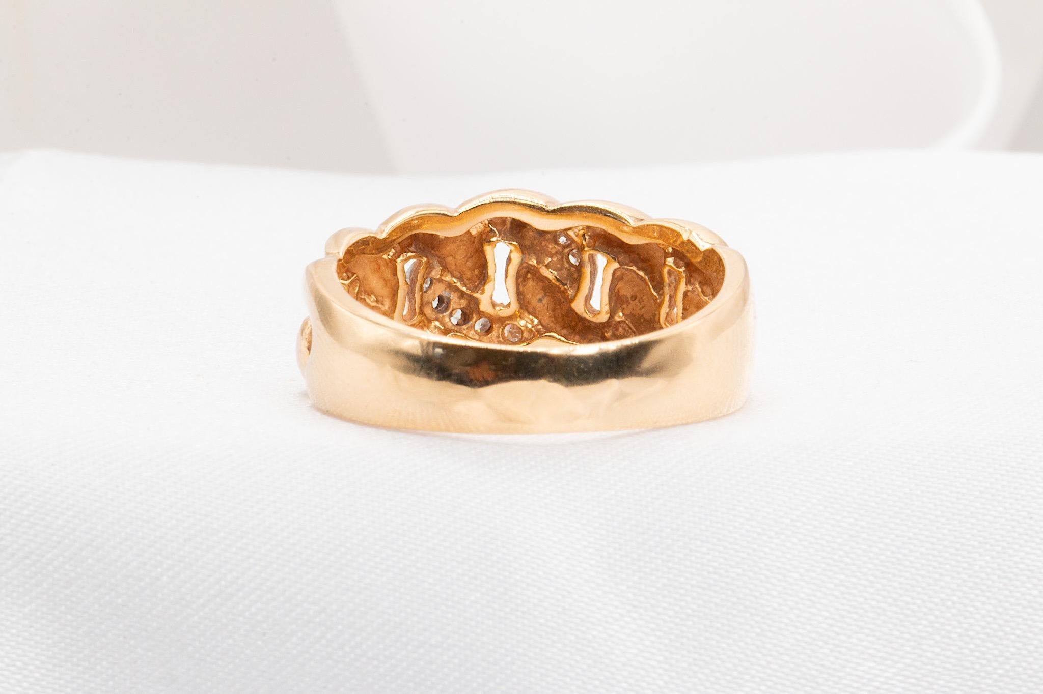 14k Yellow Gold Diamond Cuban Link Ring In Good Condition For Sale In Houston, TX