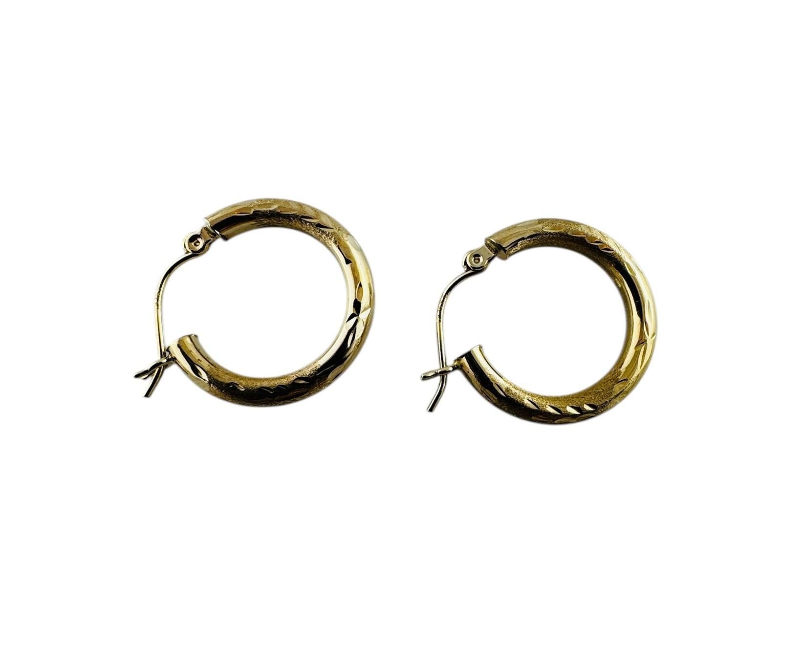 14K Yellow Gold Diamond Cut Circular Hoop Earrings #20692 In Good Condition In Washington Depot, CT