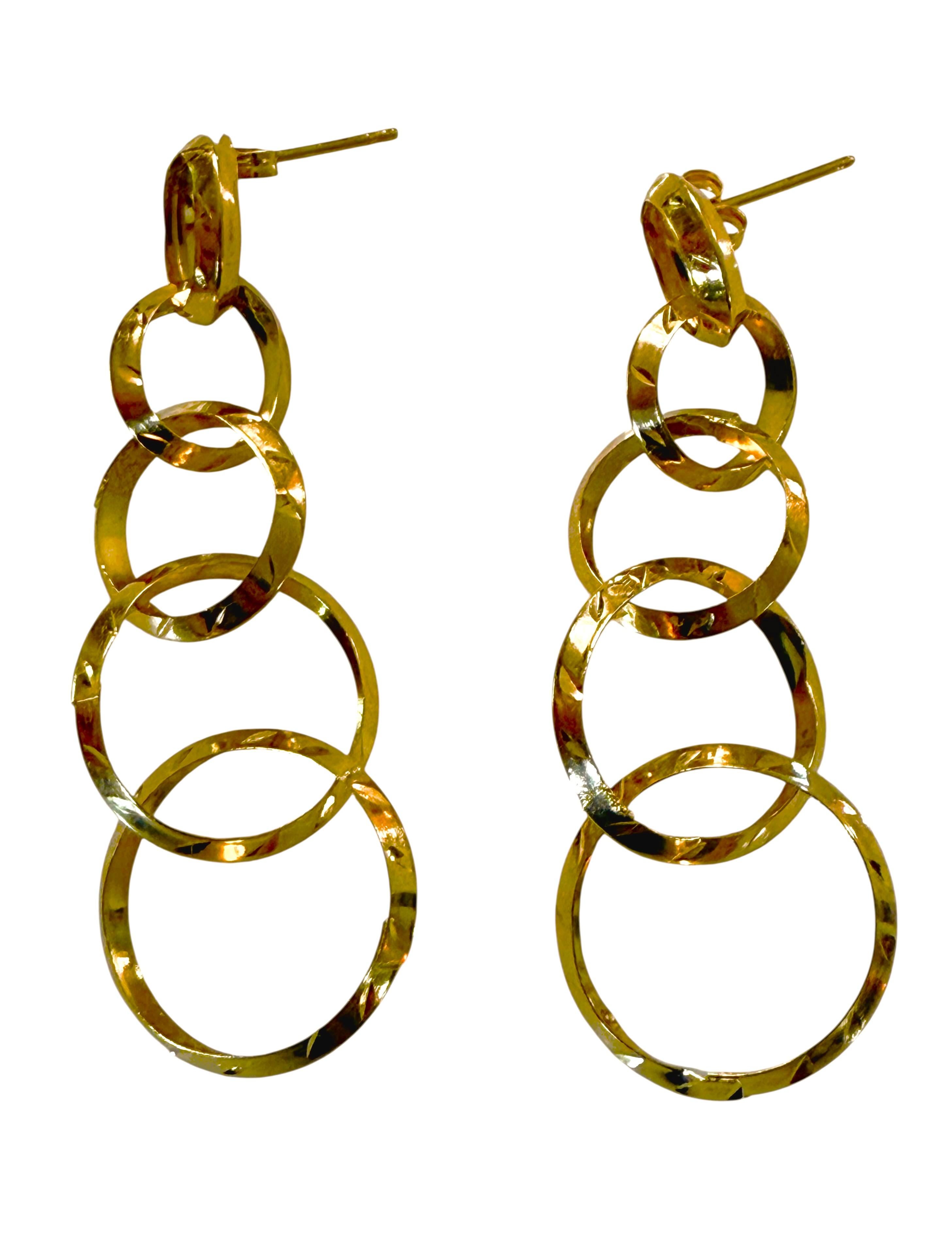 Boucles d'oreilles pendantes en or jaune 14K avec diamants, 2 pouces Excellent état - En vente à Eagan, MN