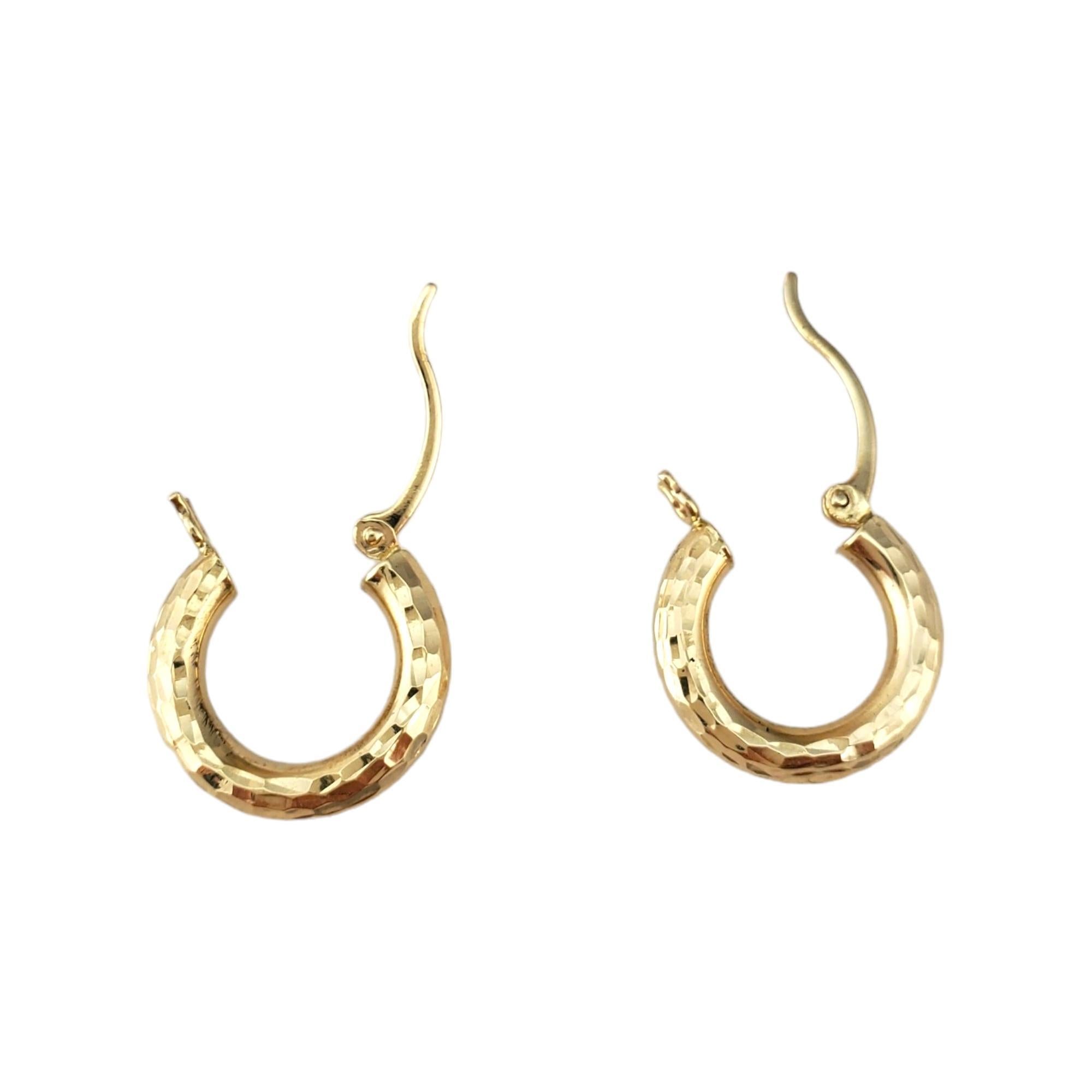 Créoles en or jaune 14 carats avec diamants taille #17952 Bon état - En vente à Washington Depot, CT