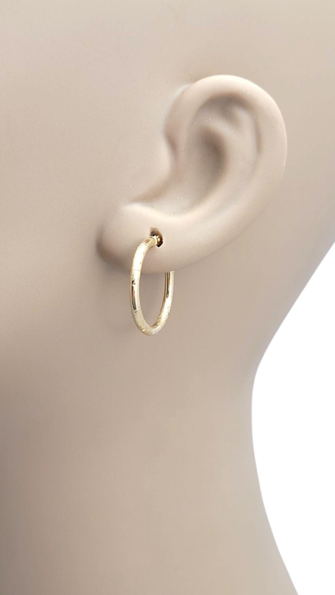 14K Yellow Gold Diamond Cut Hoop Earrings #21648 in vendita 2