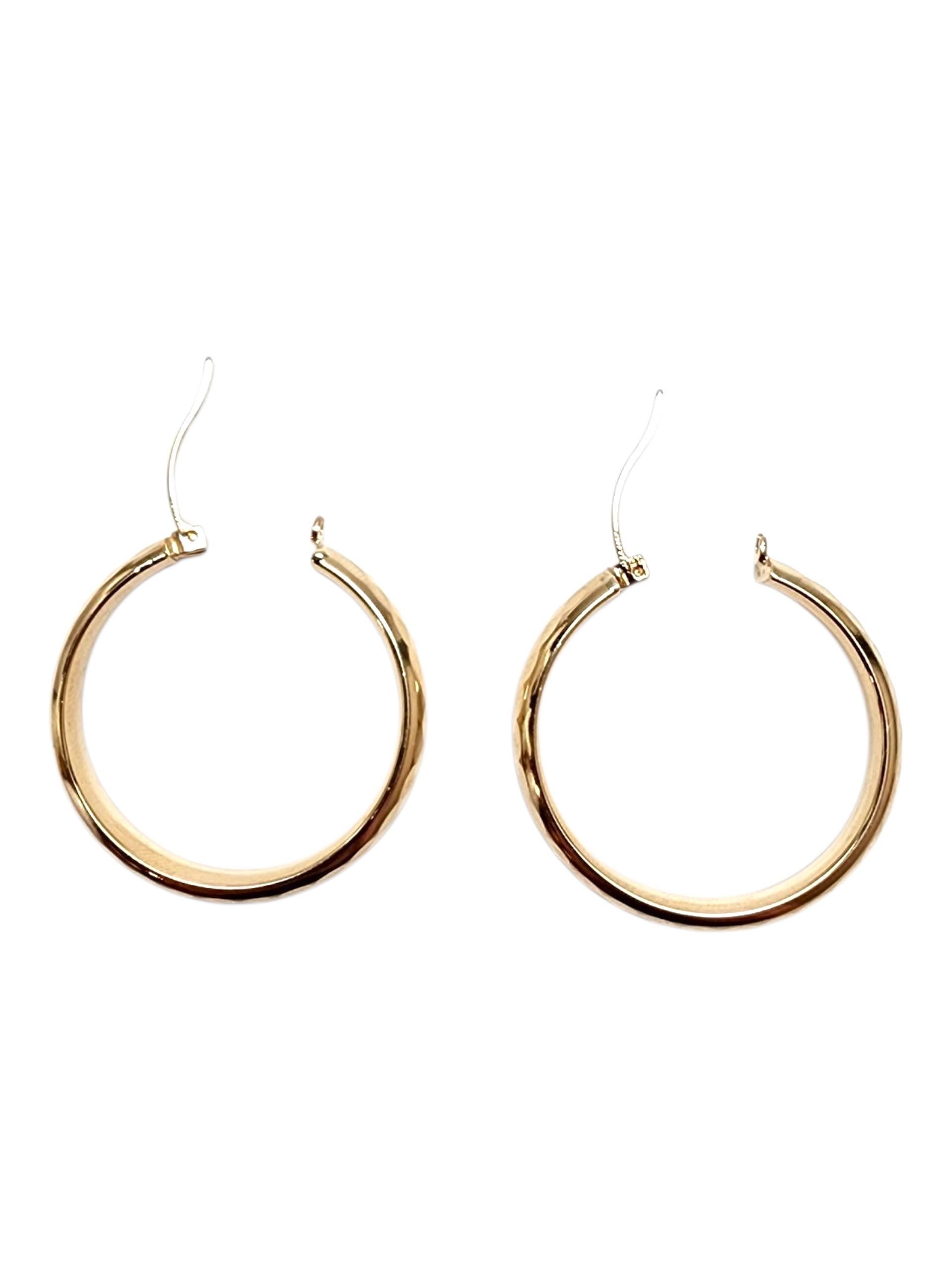 Pendientes de aro de oro amarillo de 14 quilates con corte de diamante #22816 en Bueno estado para la venta en Washington Depot, CT
