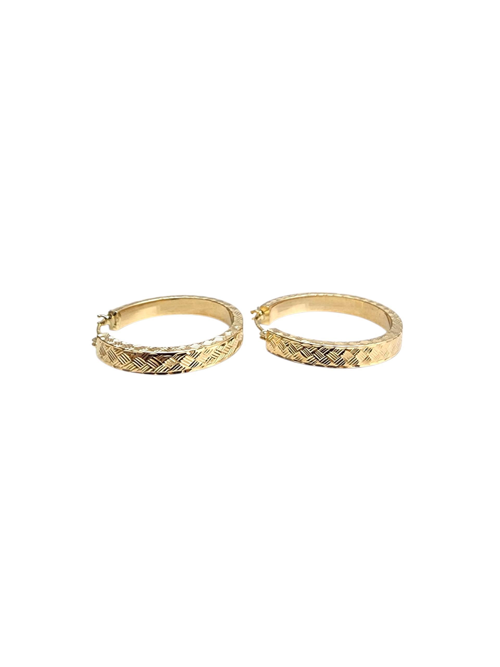 Orecchini a cerchio con taglio a diamante in oro giallo 14K #22857