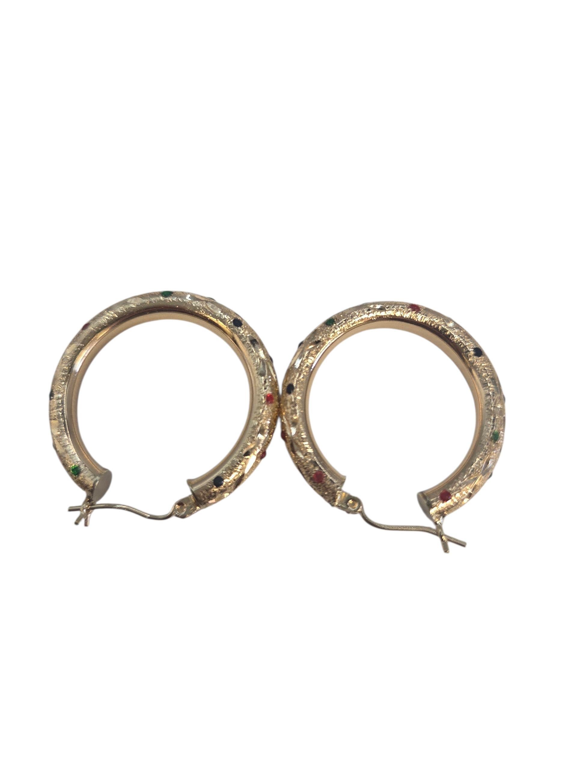 Boucles d'oreilles en or jaune 14k avec diamants et émail rouge, vert et bleu #23829 en vente 3