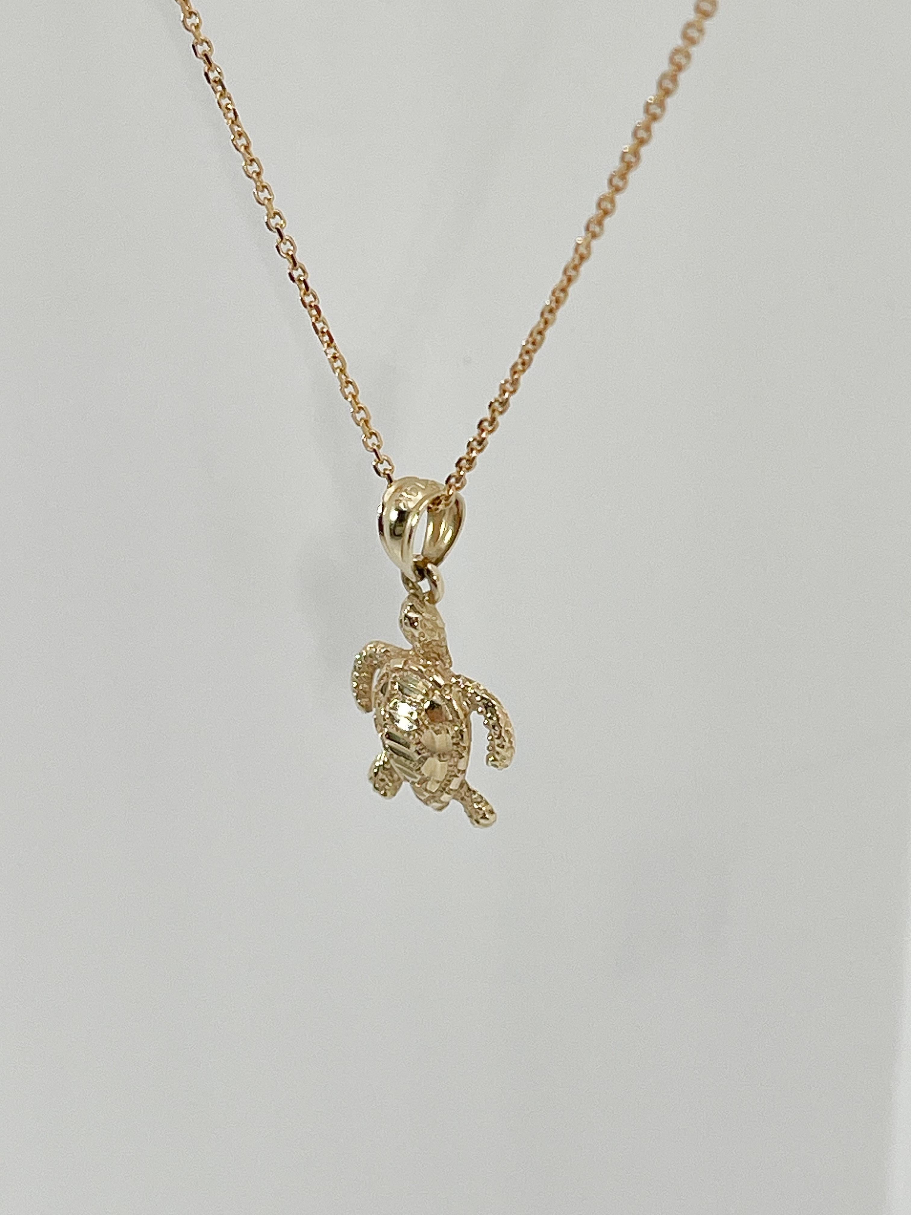 Women's 14K Yellow Gold Diamond Cut Turtle Pendant Necklace For Sale