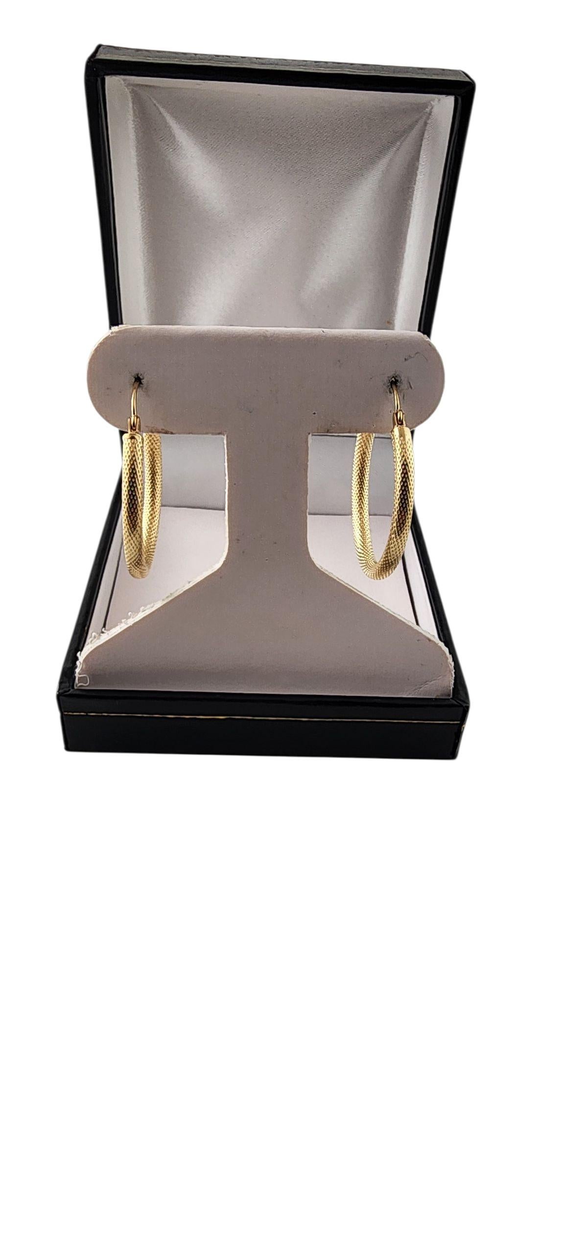Boucles d'oreilles en or jaune 14k à motif de blé taillé en diamant #23095 Bon état - En vente à Washington Depot, CT
