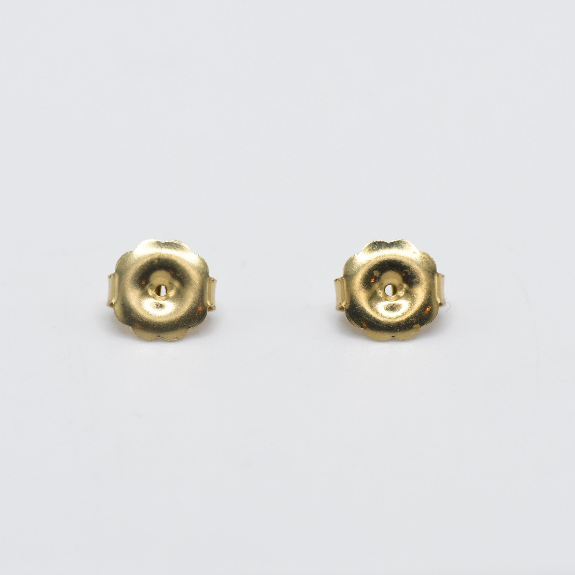 Boucles d'oreilles pendantes en or jaune 14K avec diamant, 1.00tdw, 5.6g
Boucles d'oreilles pendantes en diamant dans une monture en or jaune 14k.
Estampillé 14k et testé 14k. Le poids brut est de 5.6 grammes.
Les diamants sont de taille ronde et