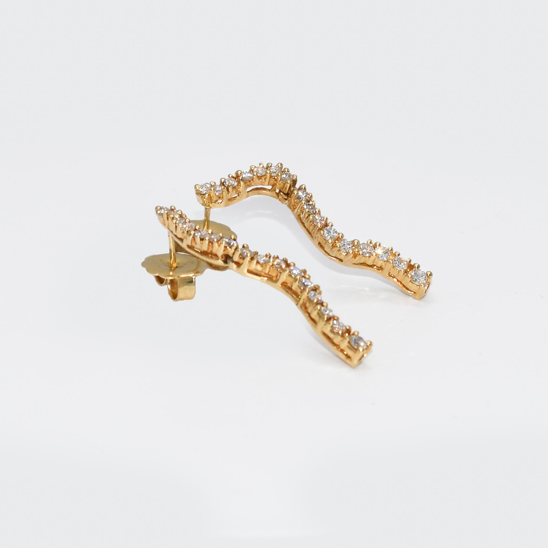 Boucles d'oreilles pendantes en or jaune 14K avec diamant, 1.00tdw, 5.6g en vente 1