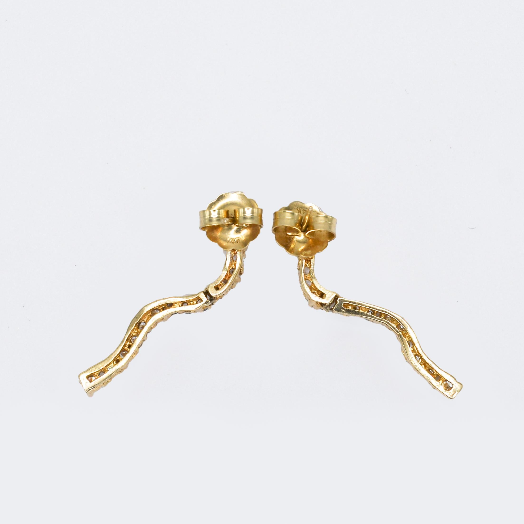 Boucles d'oreilles pendantes en or jaune 14K avec diamant, 1.00tdw, 5.6g en vente 2